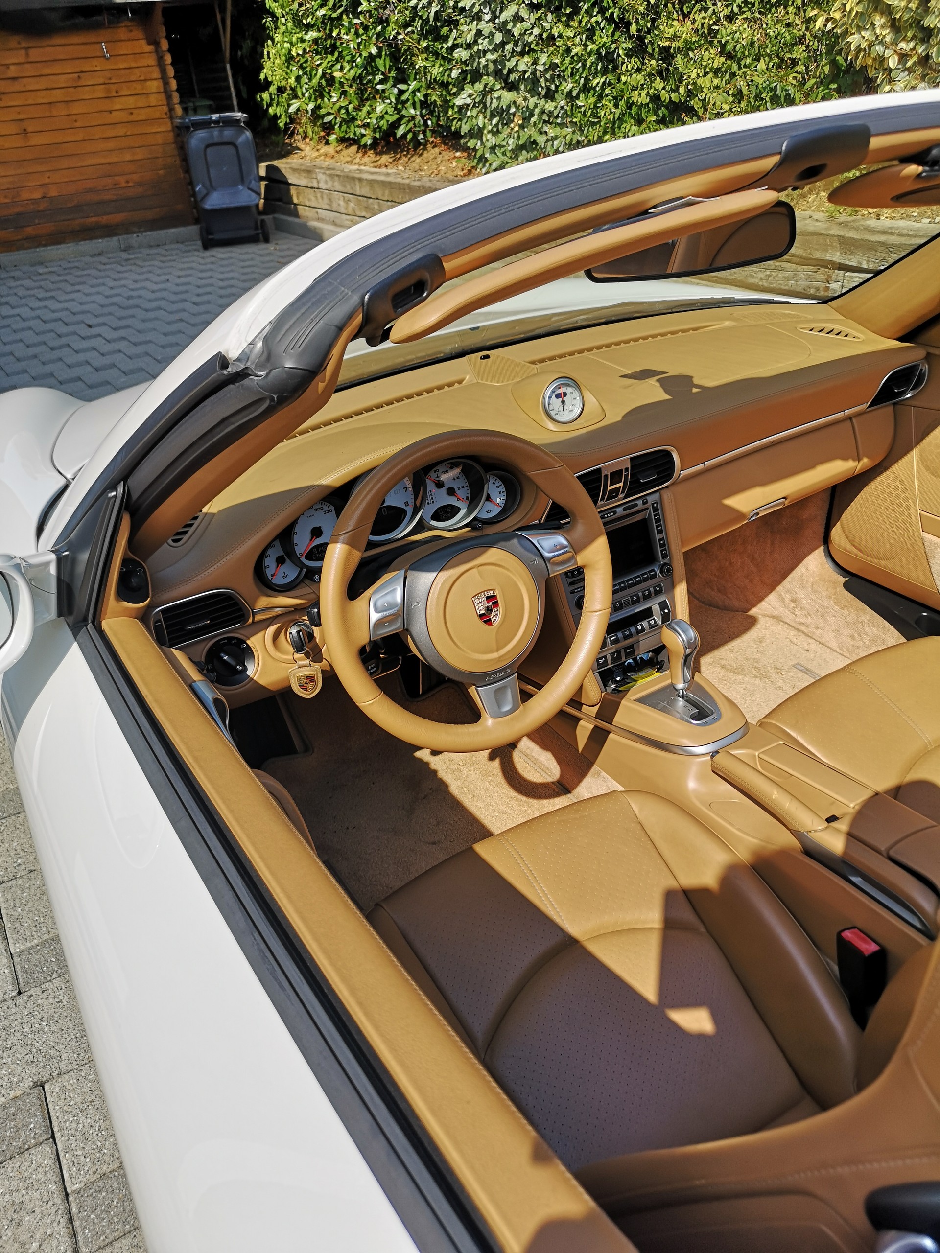 PORSCHE 911 Cabrio Carrera 4S-image-3
