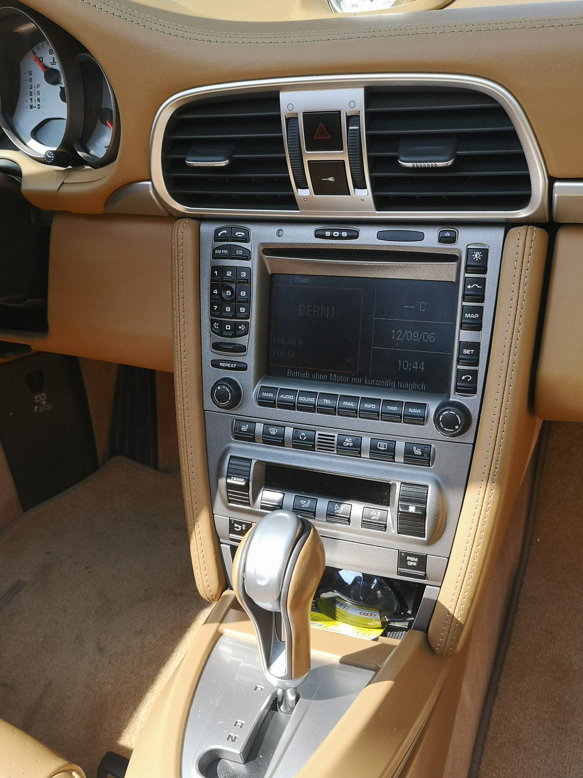 PORSCHE 911 Cabrio Carrera 4S-image-6