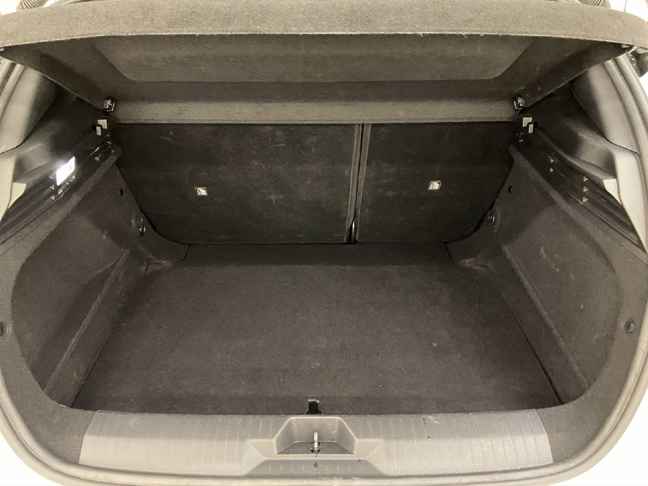 OPEL Astra 1.2 T Hybrid Edition-image-12