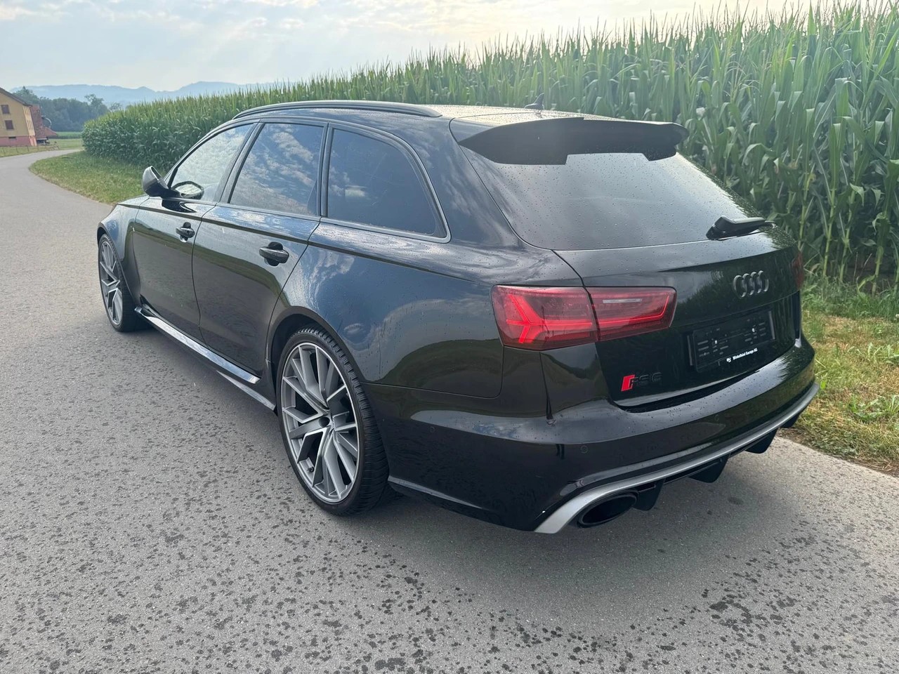 AUDI RS6 Avant 4.0 TFSI V8 performance quattro-image-2