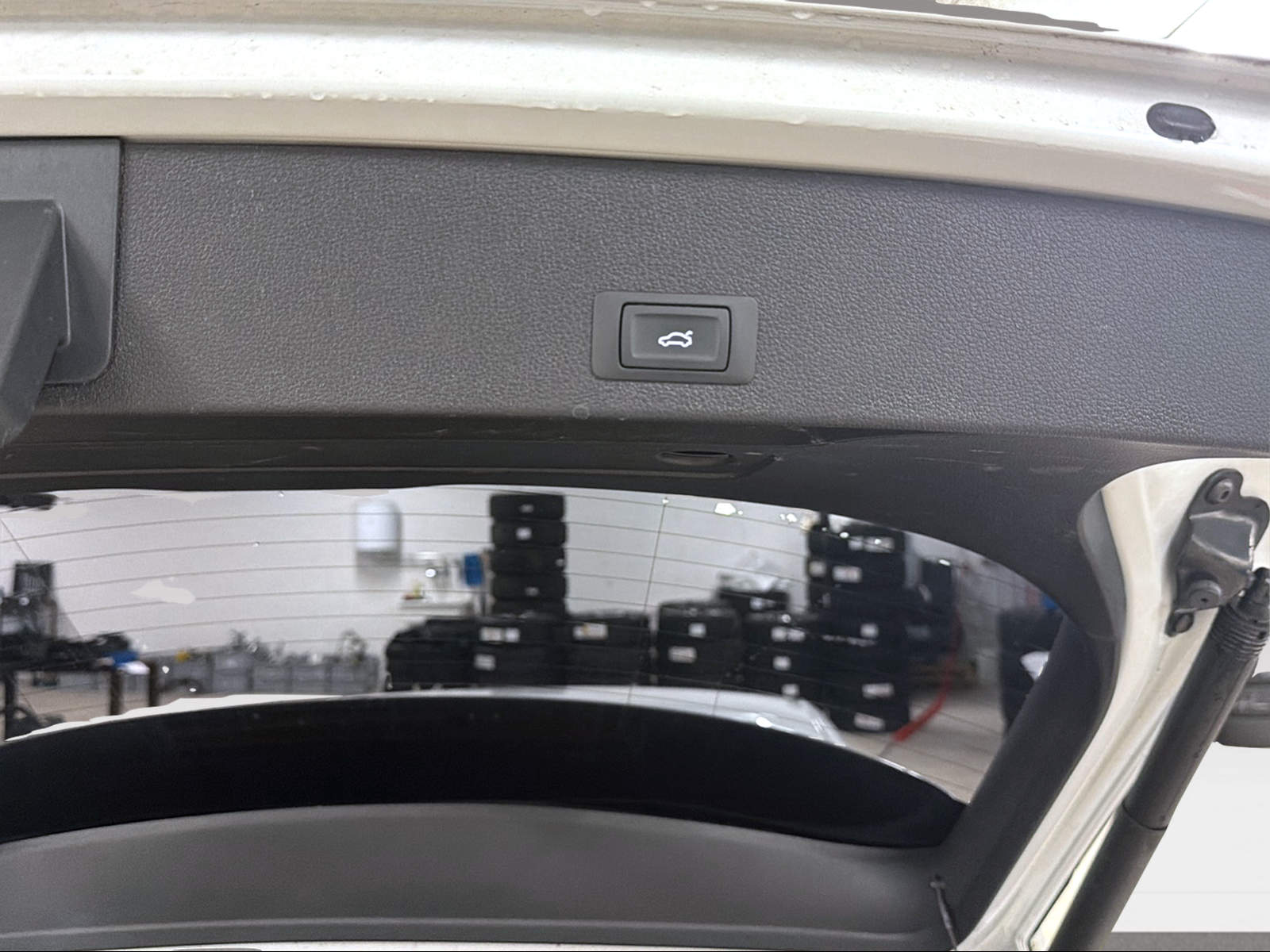 AUDI Q2 2.0 35 TDI Sport quat. S-Tr.-image-6