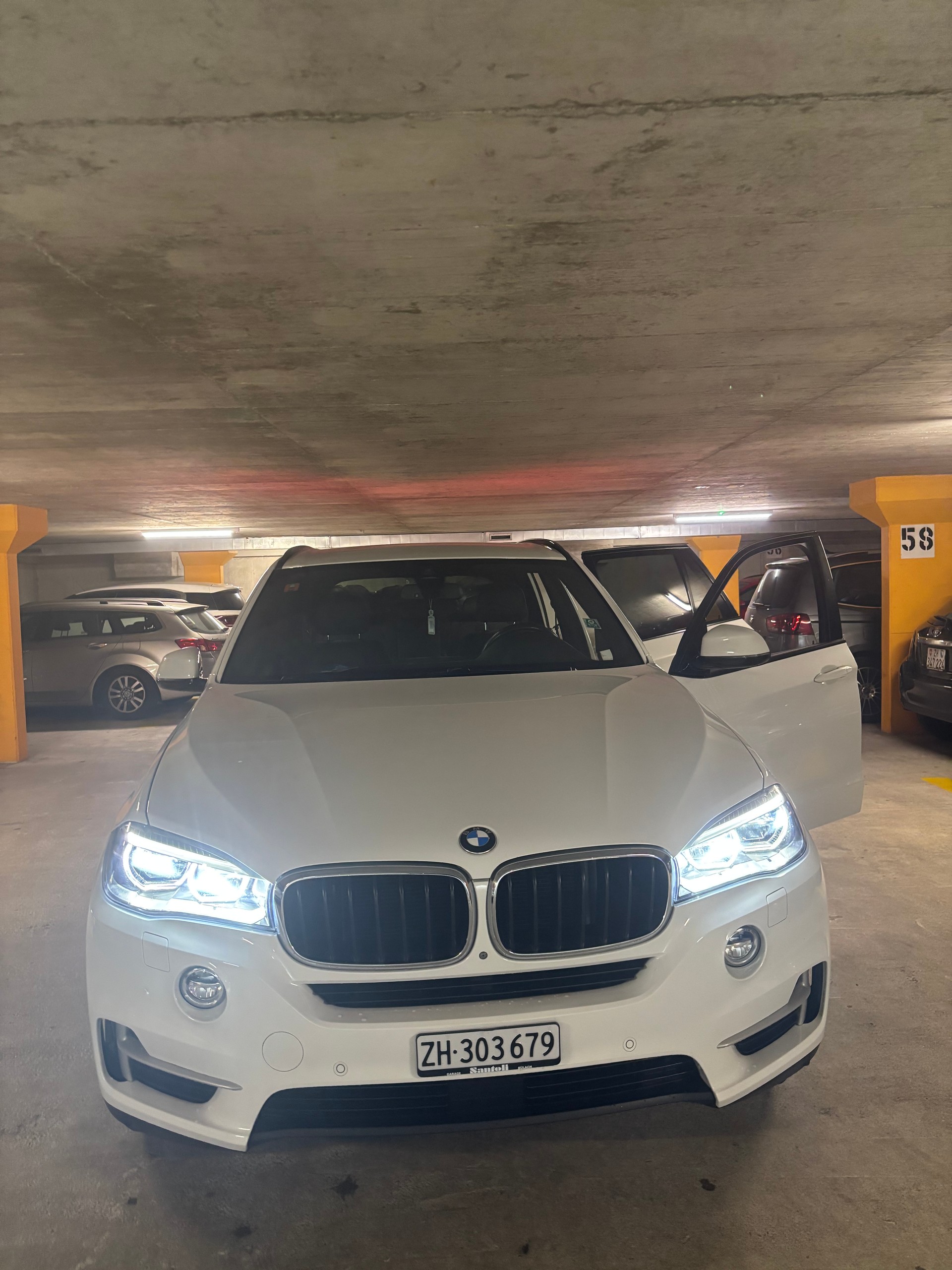 BMW 30d xDrive-image-0