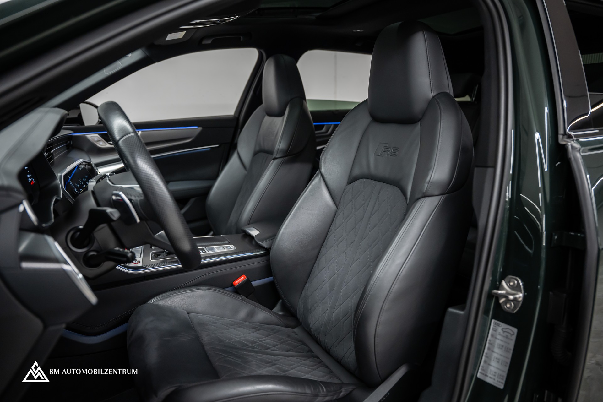 AUDI RS6 Avant 4.0 V8 TFSI quattro T-Tronic / Panorama / AHK / Matrix-LED-image-15
