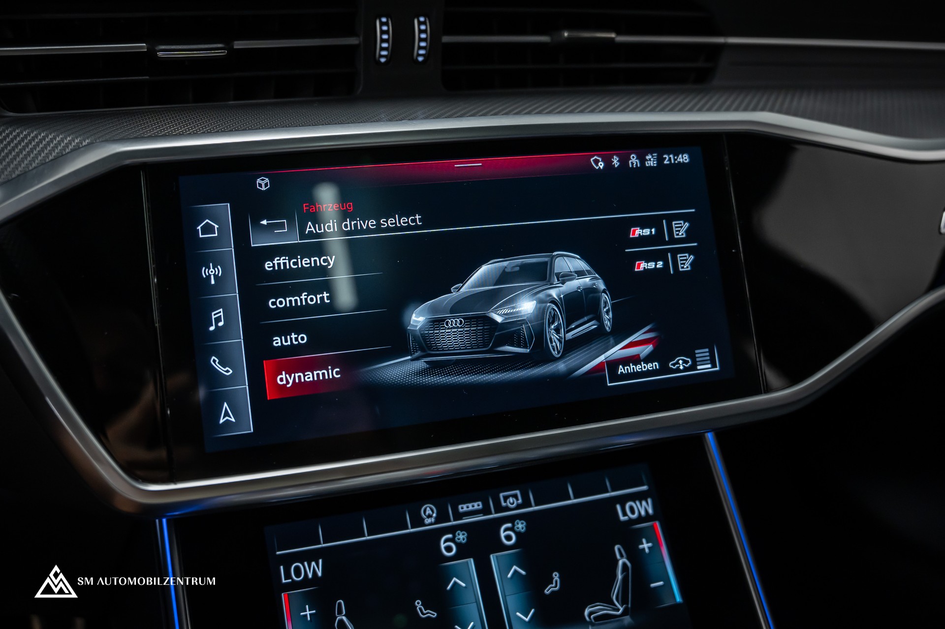 AUDI RS6 Avant 4.0 V8 TFSI quattro T-Tronic / Panorama / AHK / Matrix-LED-image-35