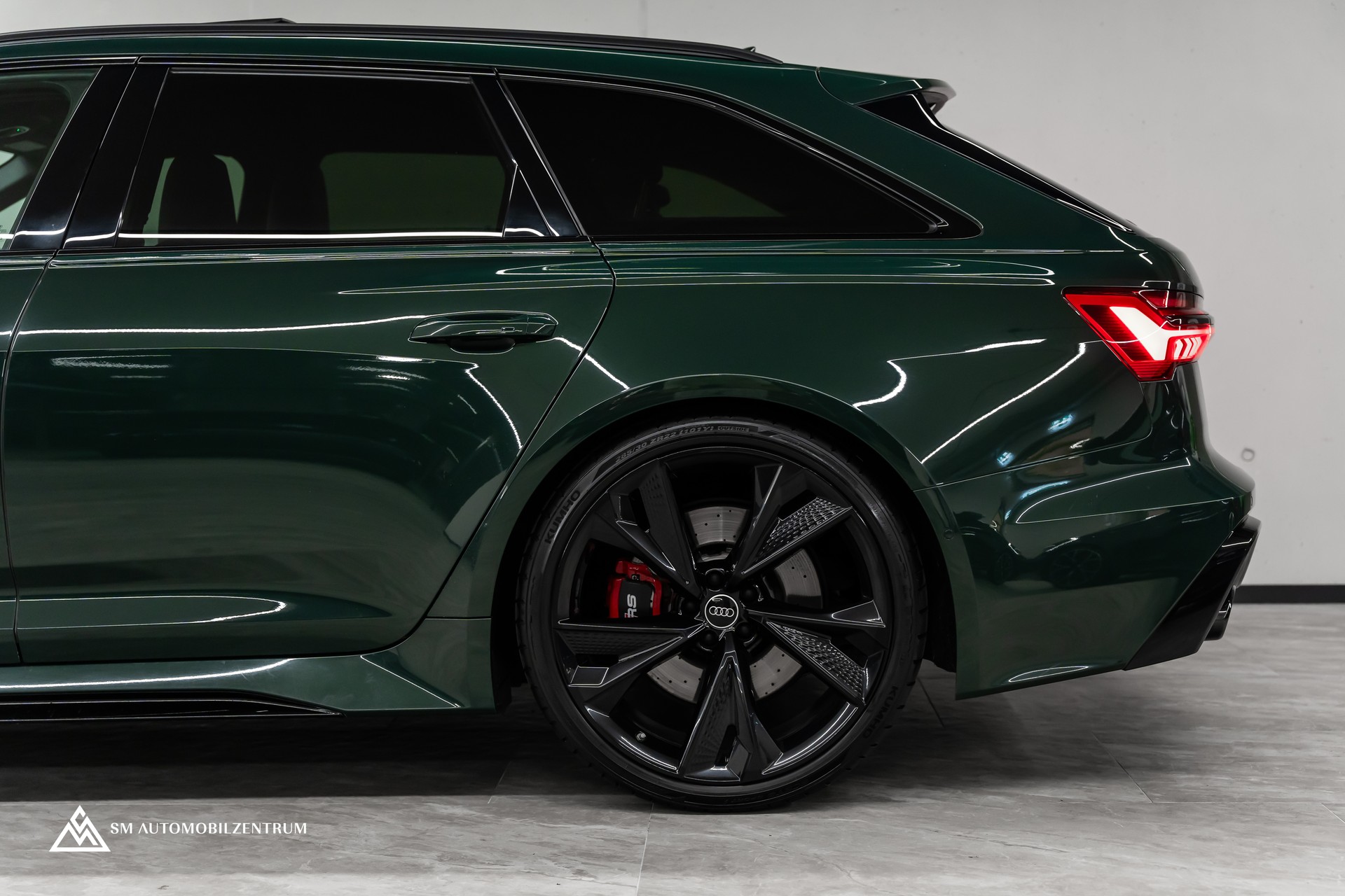 AUDI RS6 Avant 4.0 V8 TFSI quattro T-Tronic / Panorama / AHK / Matrix-LED-image-5
