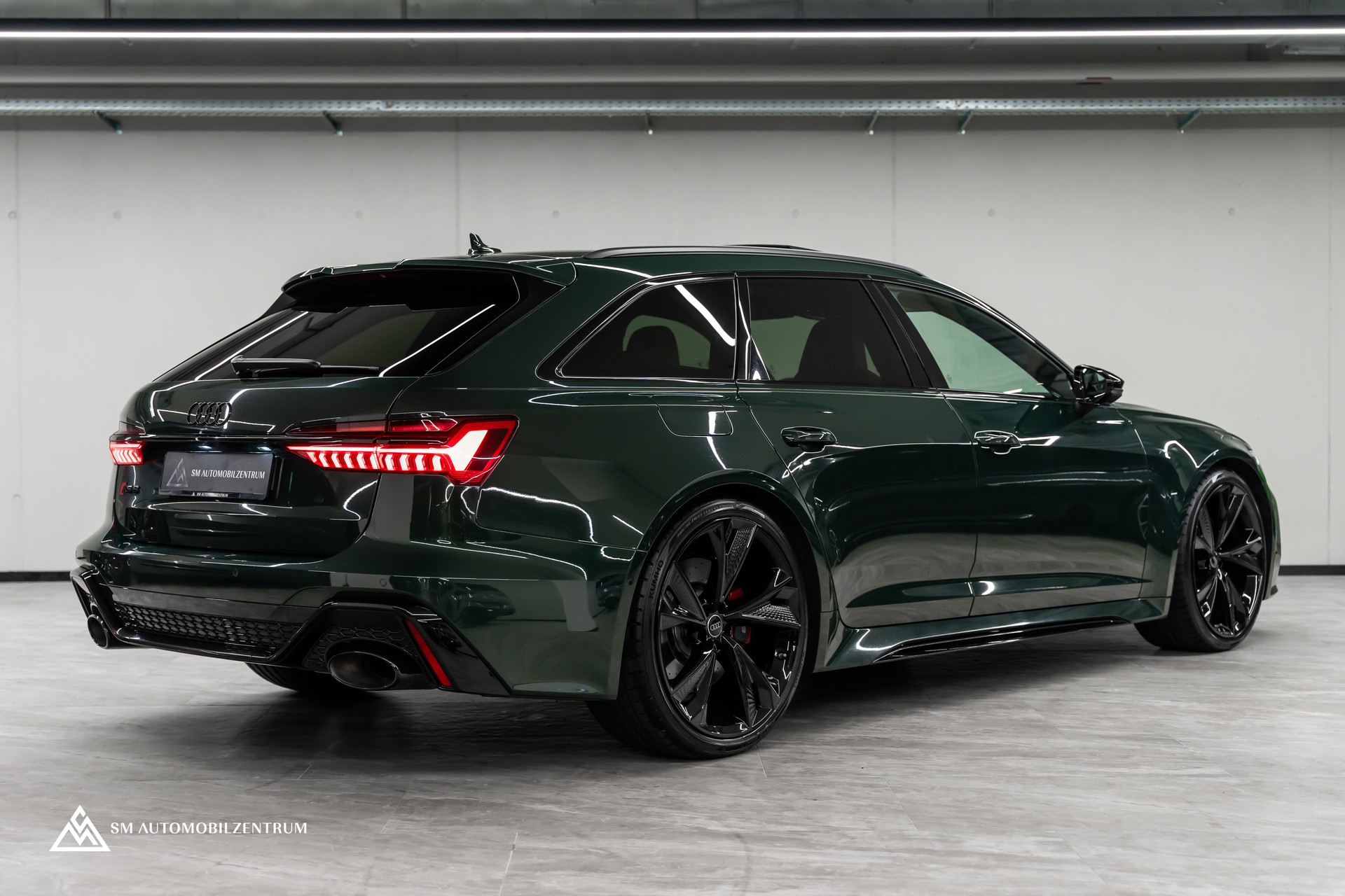 AUDI RS6 Avant 4.0 V8 TFSI quattro T-Tronic / Panorama / AHK / Matrix-LED-image-6