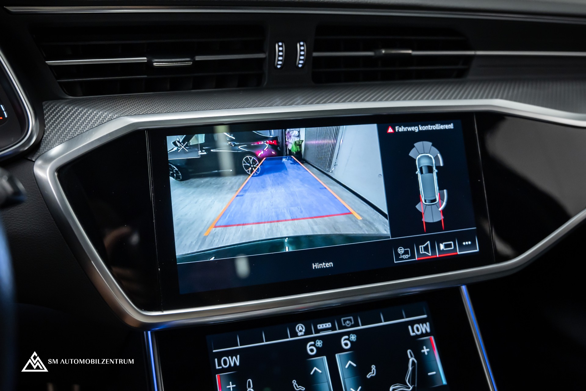 AUDI RS6 Avant 4.0 V8 TFSI quattro T-Tronic / Panorama / AHK / Matrix-LED-image-33