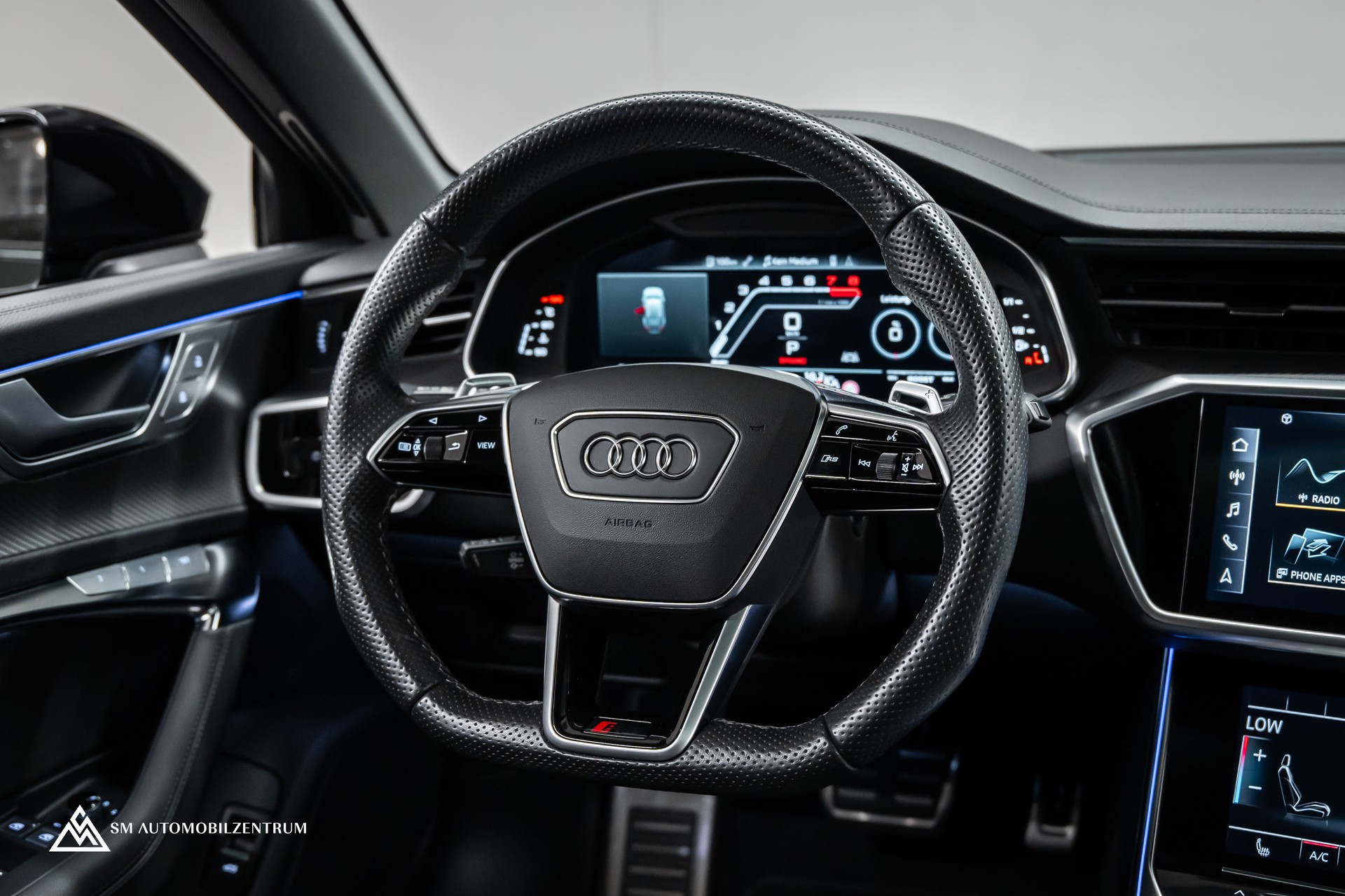 AUDI RS6 Avant 4.0 V8 TFSI quattro T-Tronic / Panorama / AHK / Matrix-LED-image-25