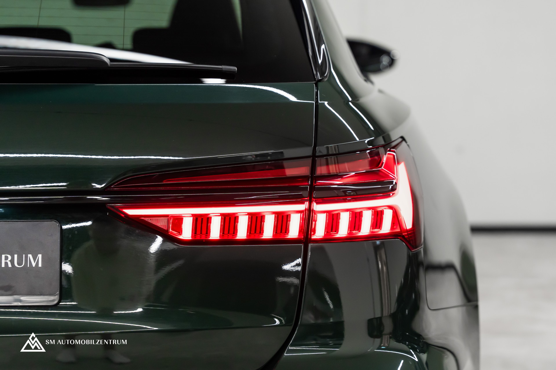 AUDI RS6 Avant 4.0 V8 TFSI quattro T-Tronic / Panorama / AHK / Matrix-LED-image-9