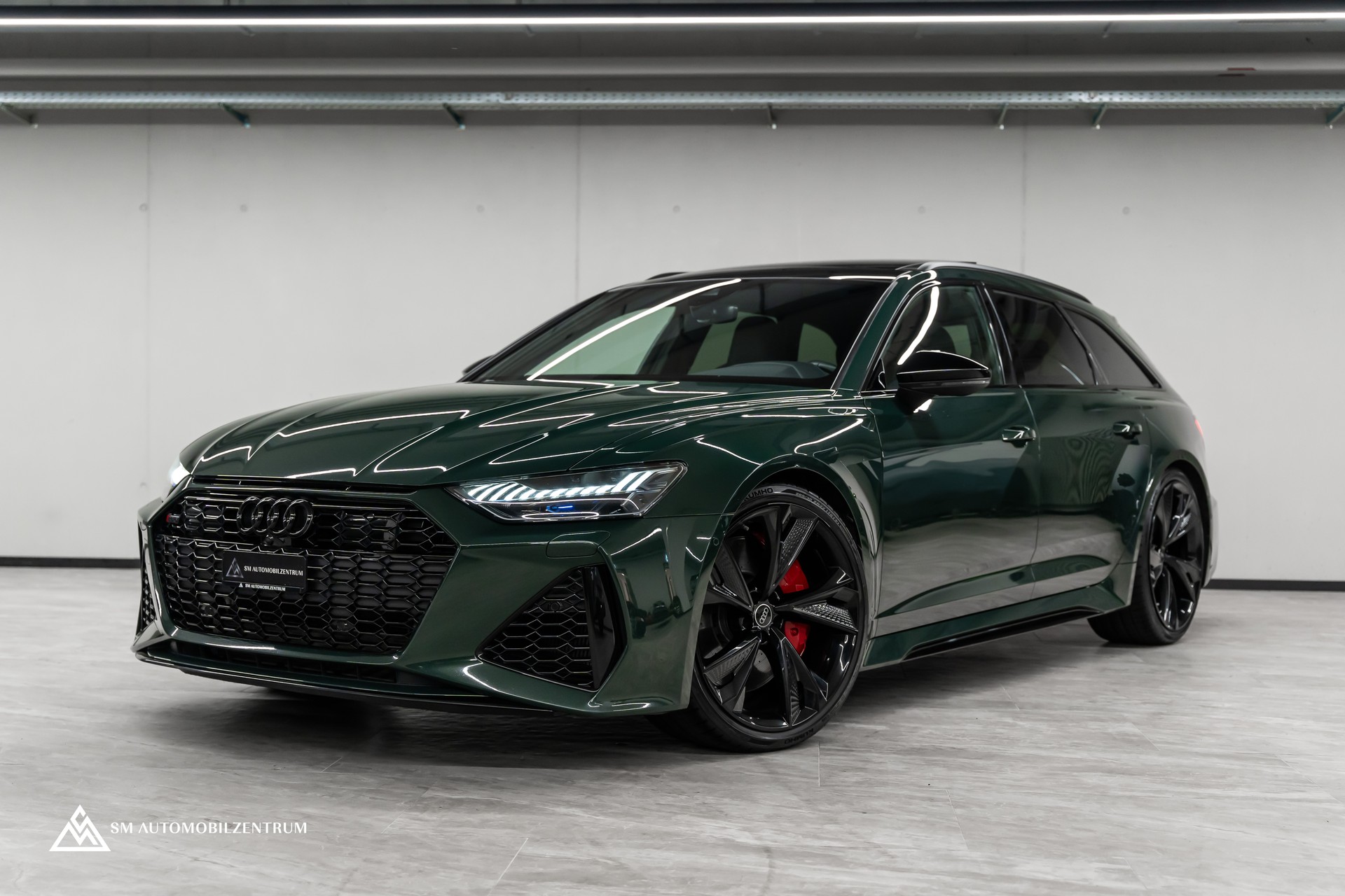 AUDI RS6 Avant 4.0 V8 TFSI quattro T-Tronic / Panorama / AHK / Matrix-LED-image-0