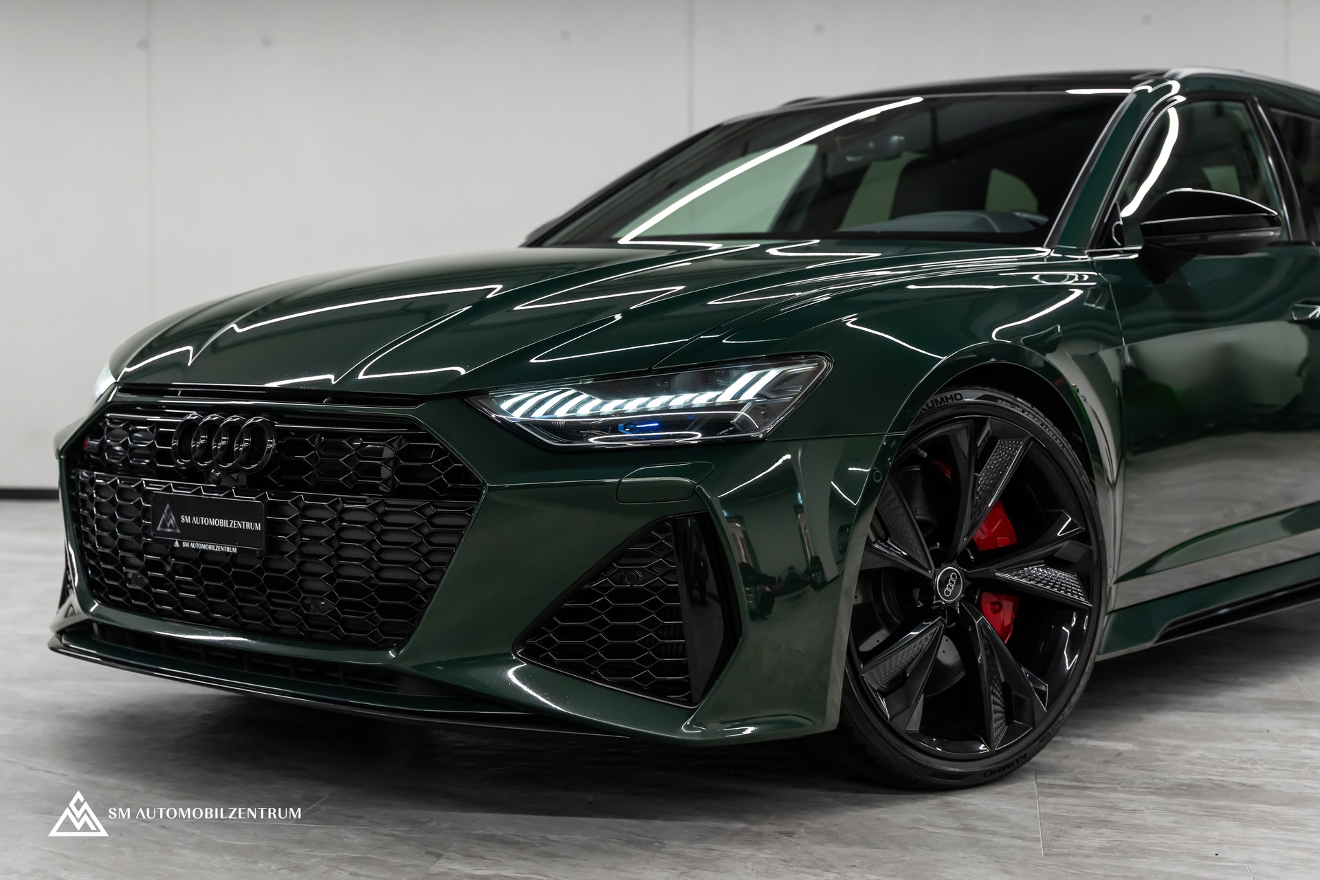 AUDI RS6 Avant 4.0 V8 TFSI quattro T-Tronic / Panorama / AHK / Matrix-LED-image-2