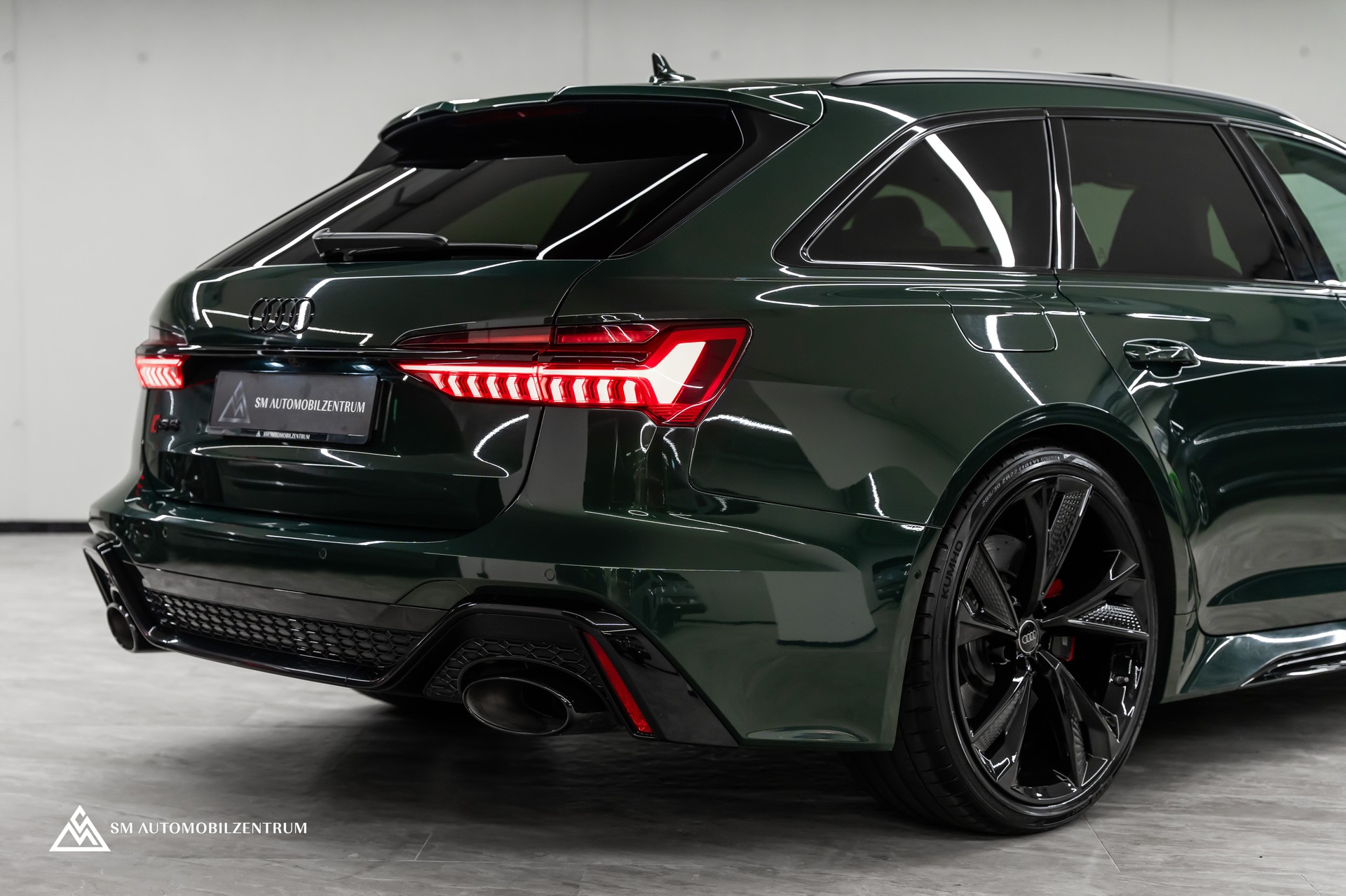 AUDI RS6 Avant 4.0 V8 TFSI quattro T-Tronic / Panorama / AHK / Matrix-LED-image-7