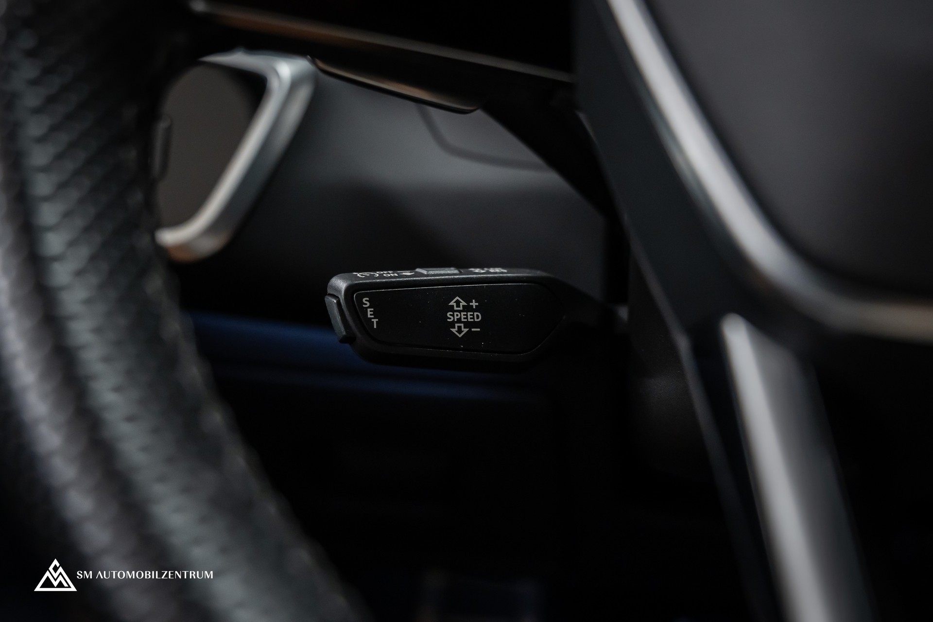 AUDI RS6 Avant 4.0 V8 TFSI quattro T-Tronic / Panorama / AHK / Matrix-LED-image-26