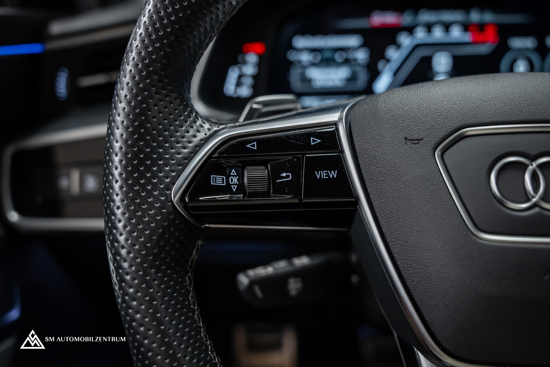AUDI RS6 Avant 4.0 V8 TFSI quattro T-Tronic / Panorama / AHK / Matrix-LED-image-27