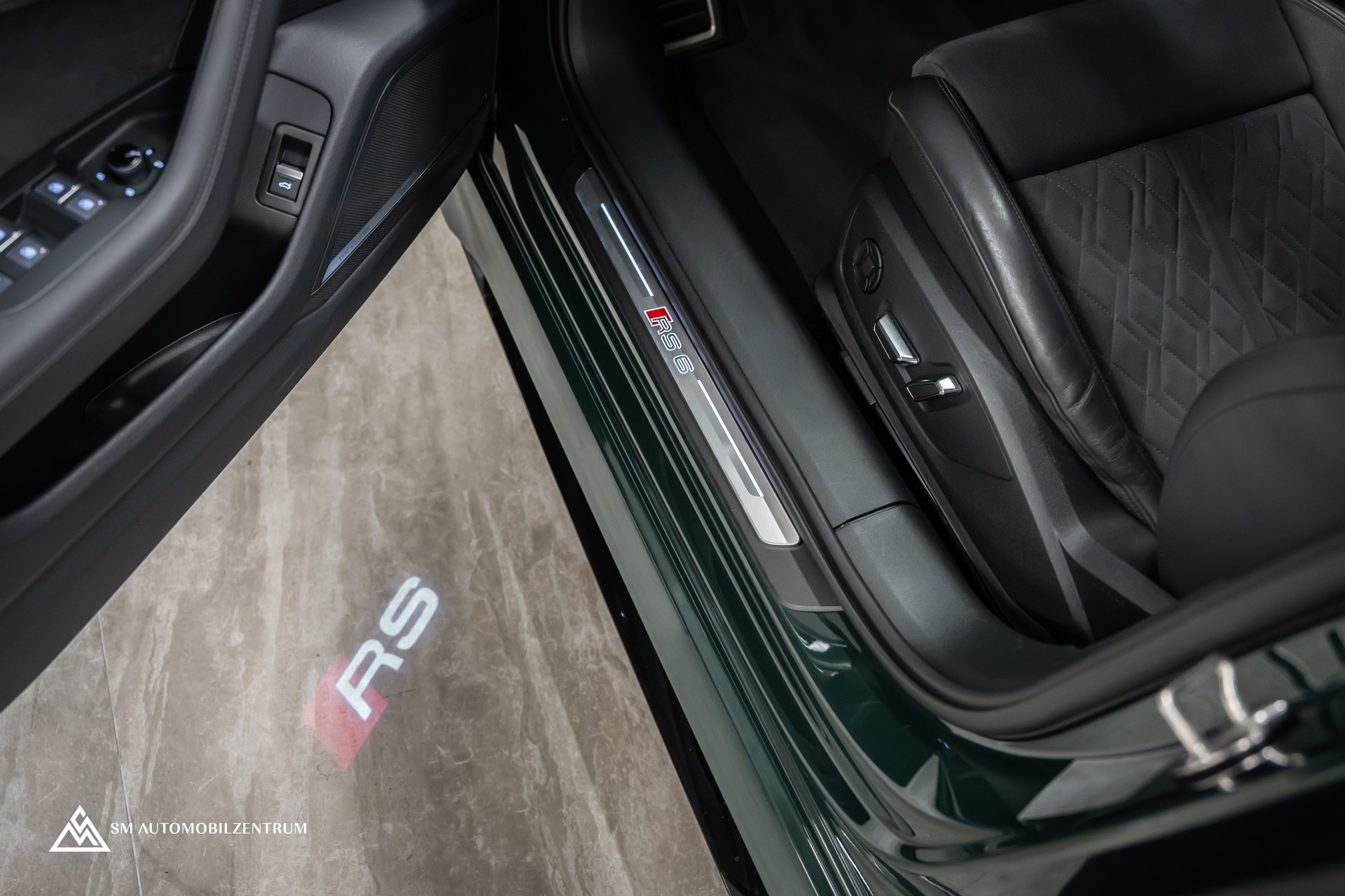 AUDI RS6 Avant 4.0 V8 TFSI quattro T-Tronic / Panorama / AHK / Matrix-LED-image-21