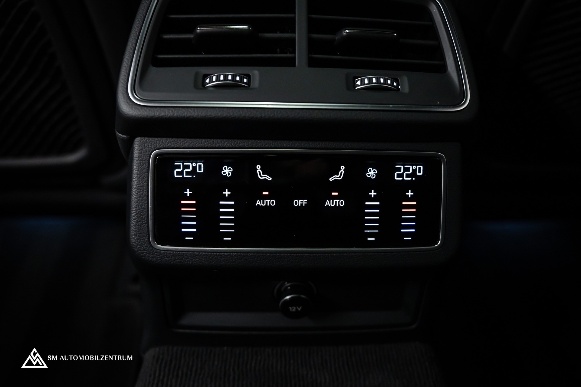 AUDI RS6 Avant 4.0 V8 TFSI quattro T-Tronic / Panorama / AHK / Matrix-LED-image-18