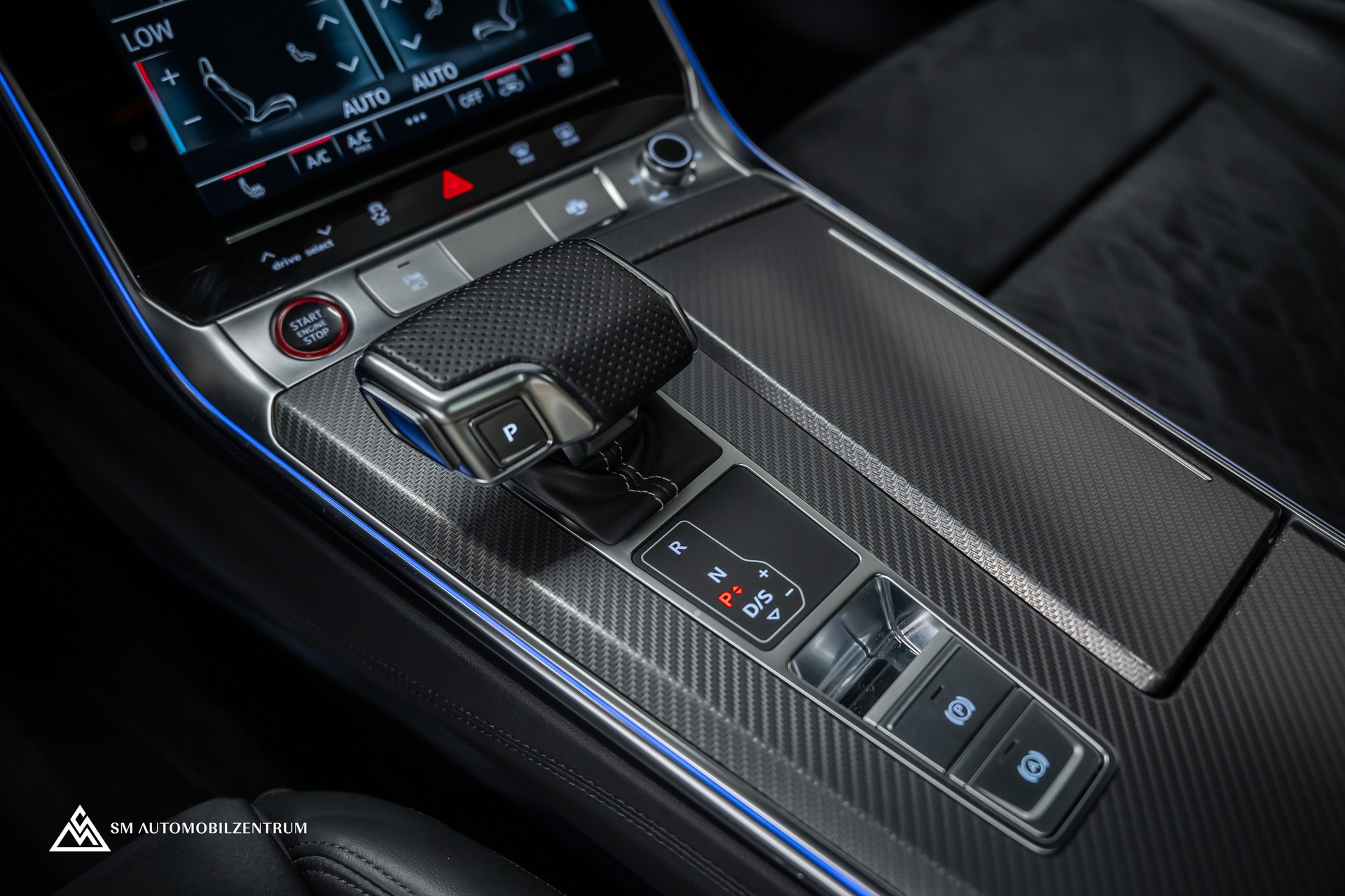 AUDI RS6 Avant 4.0 V8 TFSI quattro T-Tronic / Panorama / AHK / Matrix-LED-image-31