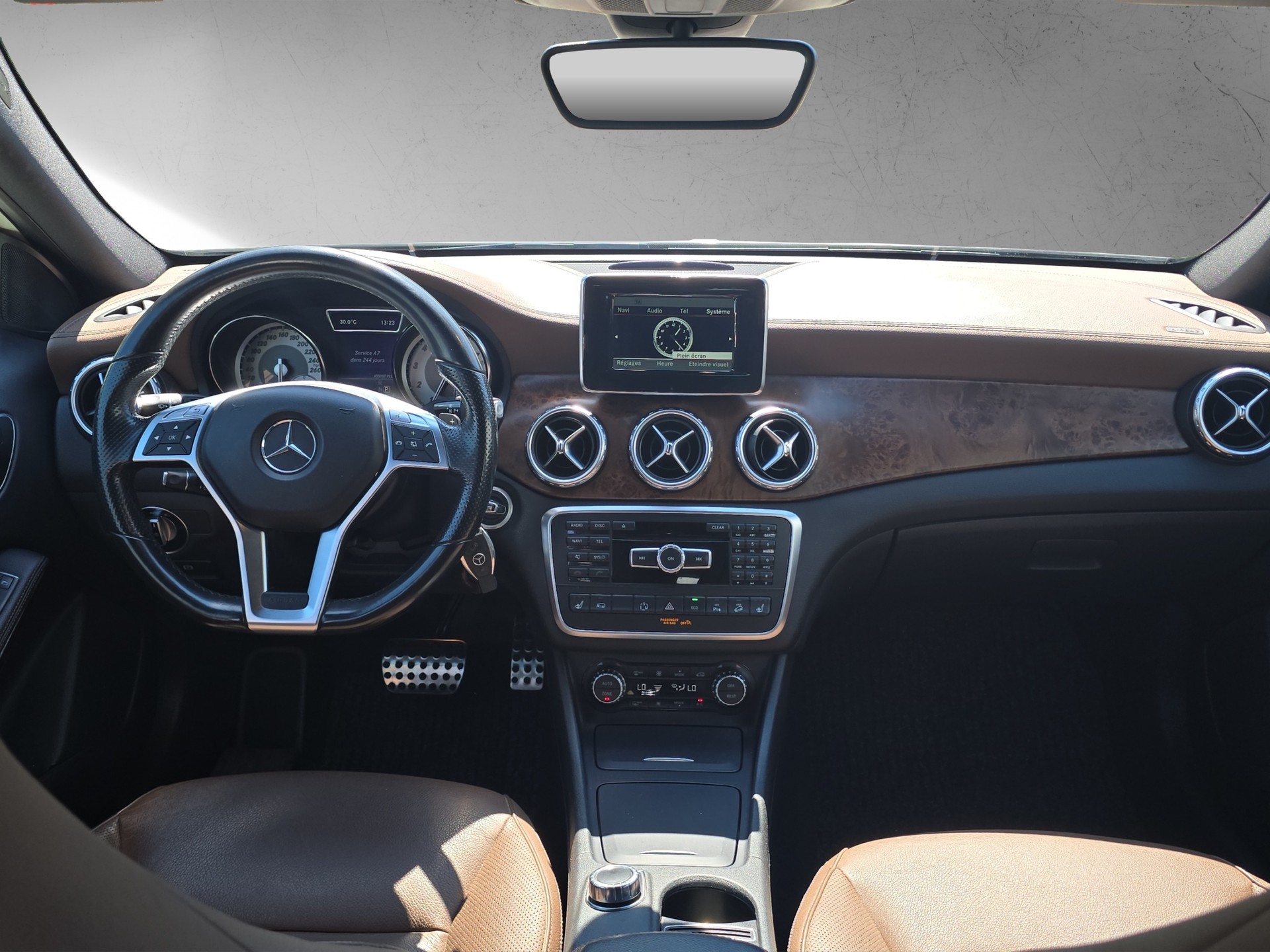 MERCEDES-BENZ GLA 250 AMG Line 4Matic 7G-DCT-image-10