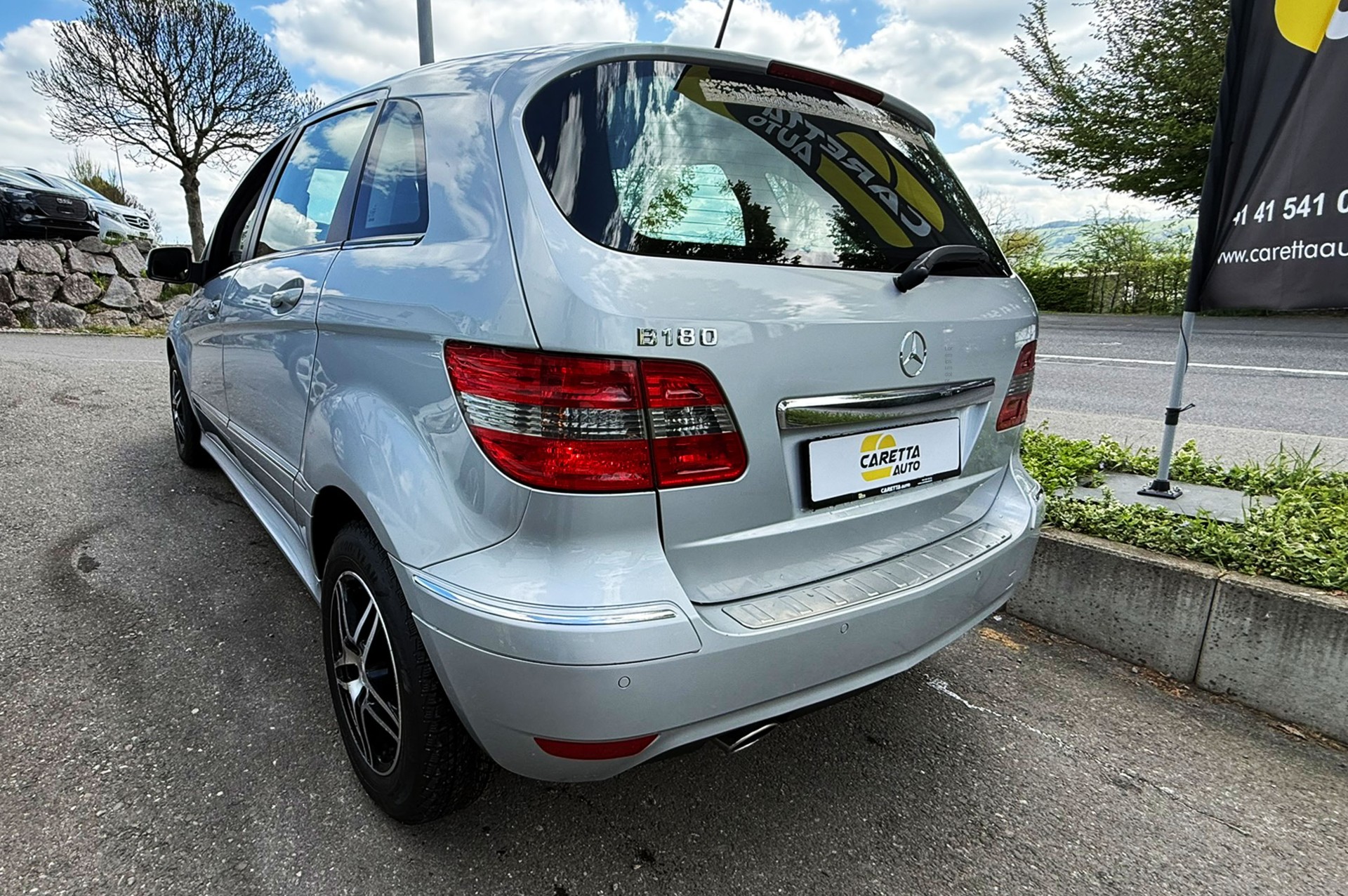 MERCEDES-BENZ B 180 Selection Autotronic-image-2