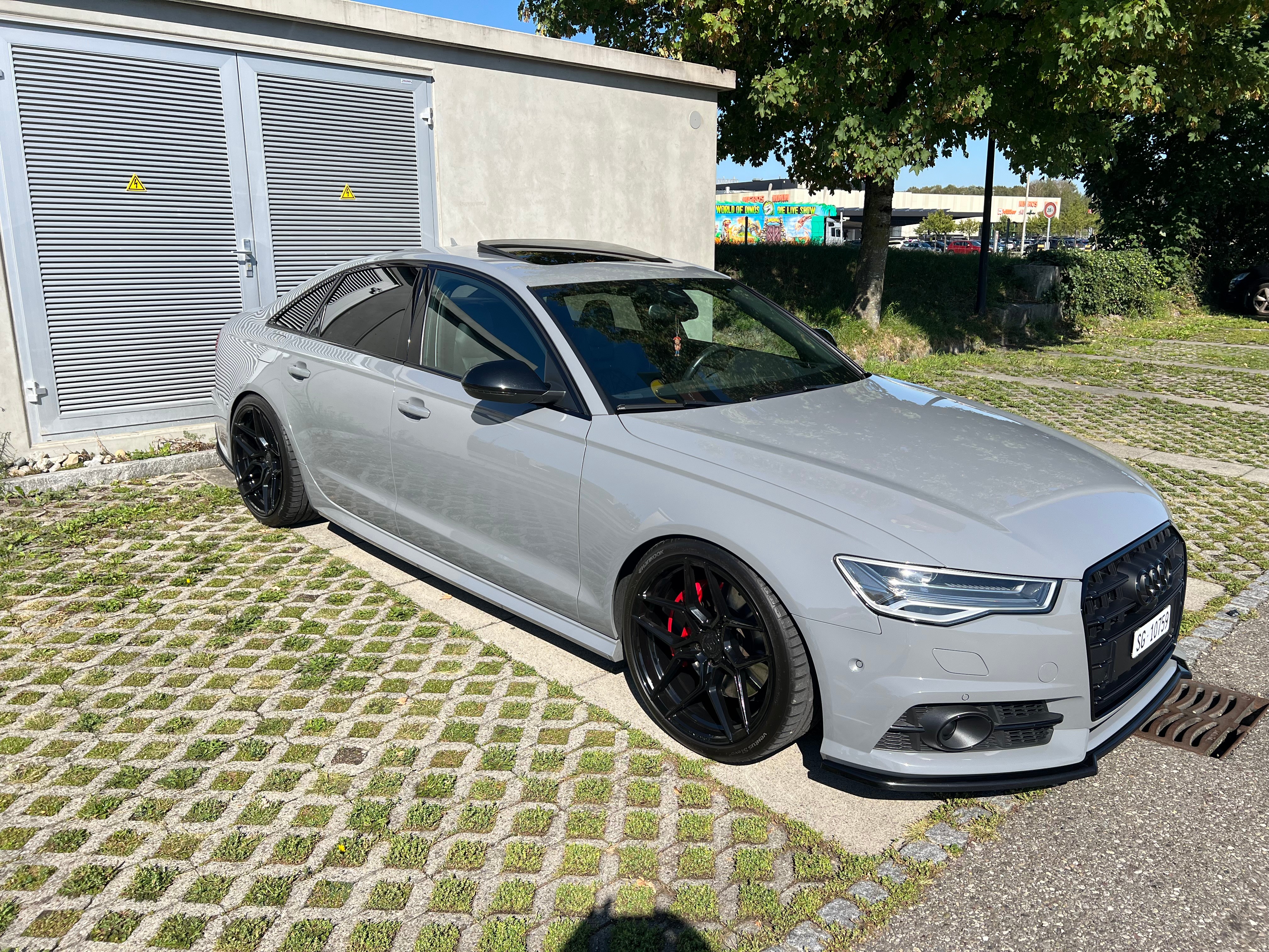 Car photo