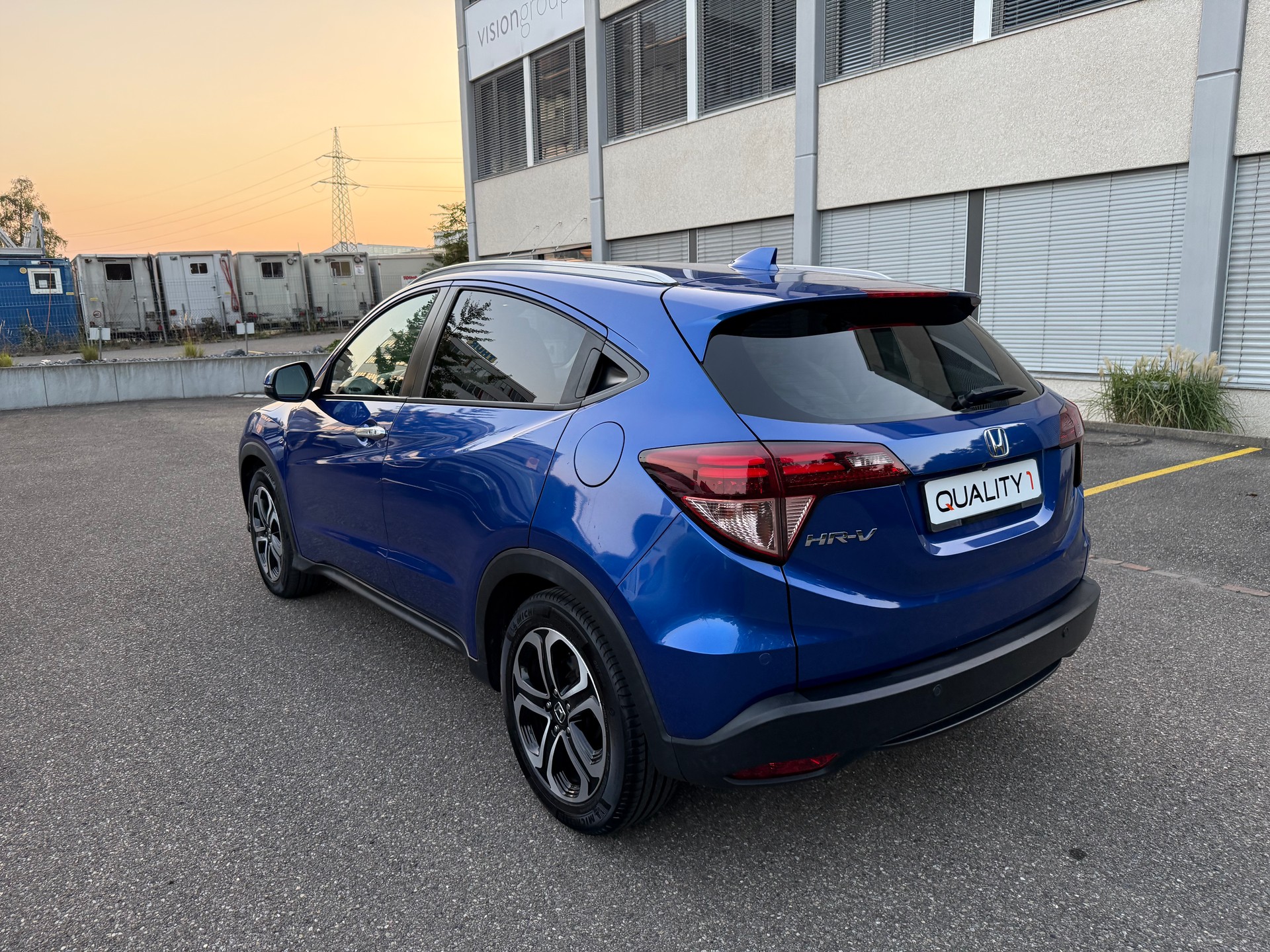 HONDA HR-V 1.6i-DTEC Executive-image-3