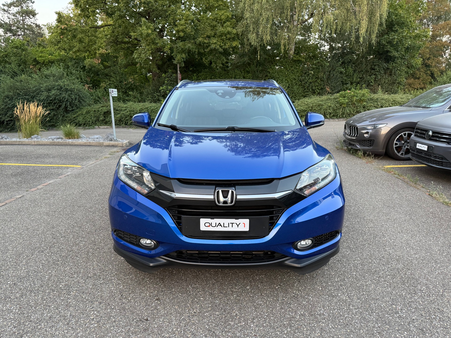 HONDA HR-V 1.6i-DTEC Executive-image-1