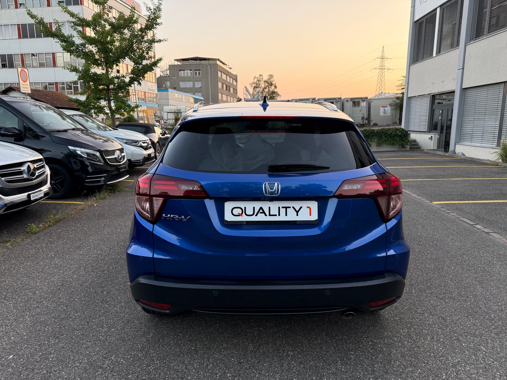 HONDA HR-V 1.6i-DTEC Executive-image-4