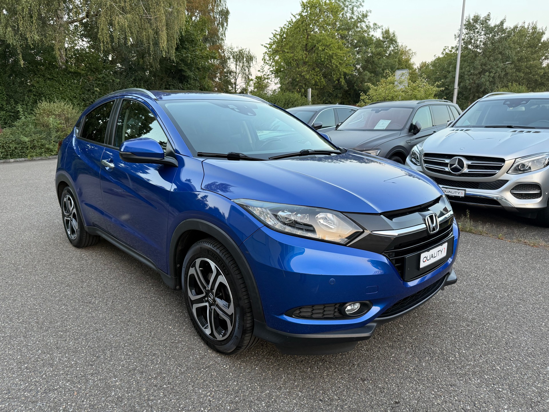 HONDA HR-V 1.6i-DTEC Executive-image-2