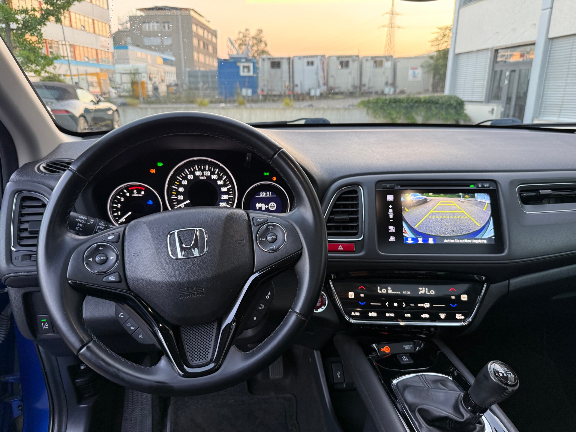HONDA HR-V 1.6i-DTEC Executive-image-6