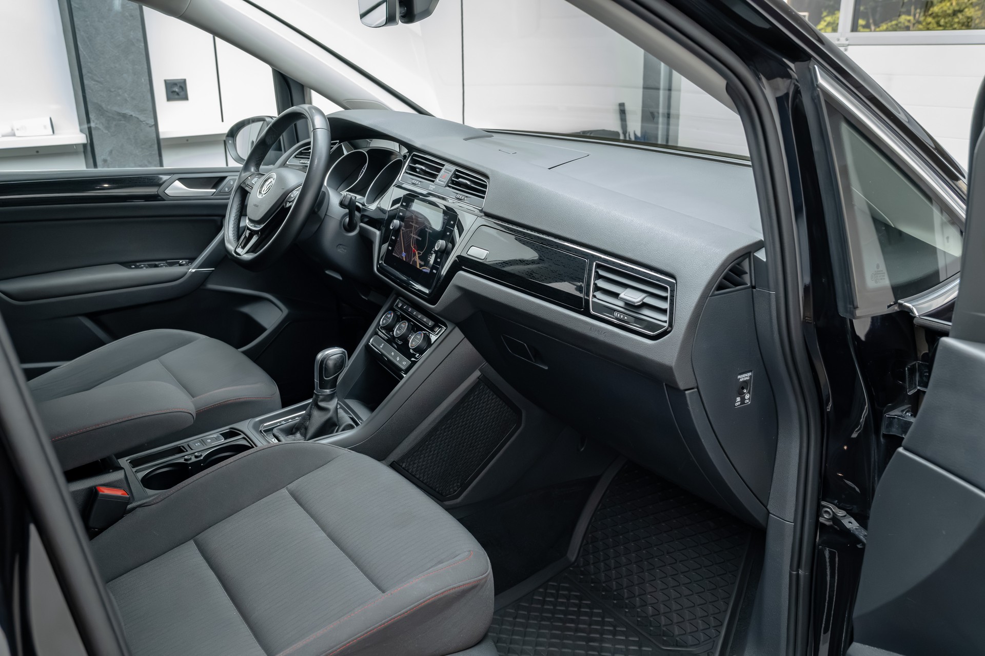 VW Touran 1.4 TSI BlueMotion Sound DSG-image-8