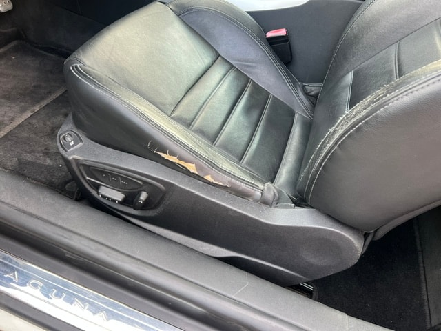 RENAULT Laguna Coupé 3.0 dCi Dynamique Sport Automatic-image-6