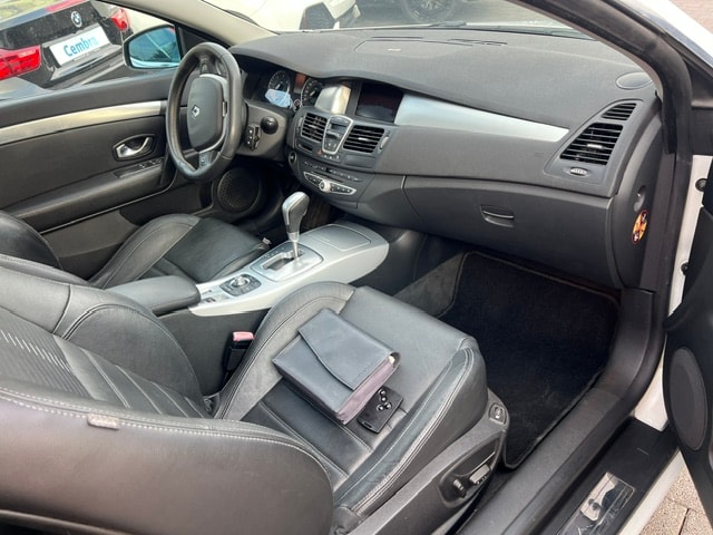 RENAULT Laguna Coupé 3.0 dCi Dynamique Sport Automatic-image-2