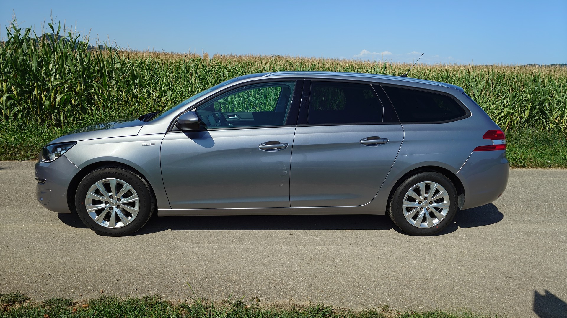 PEUGEOT 308 SW 1.2 THP Allure-image-1