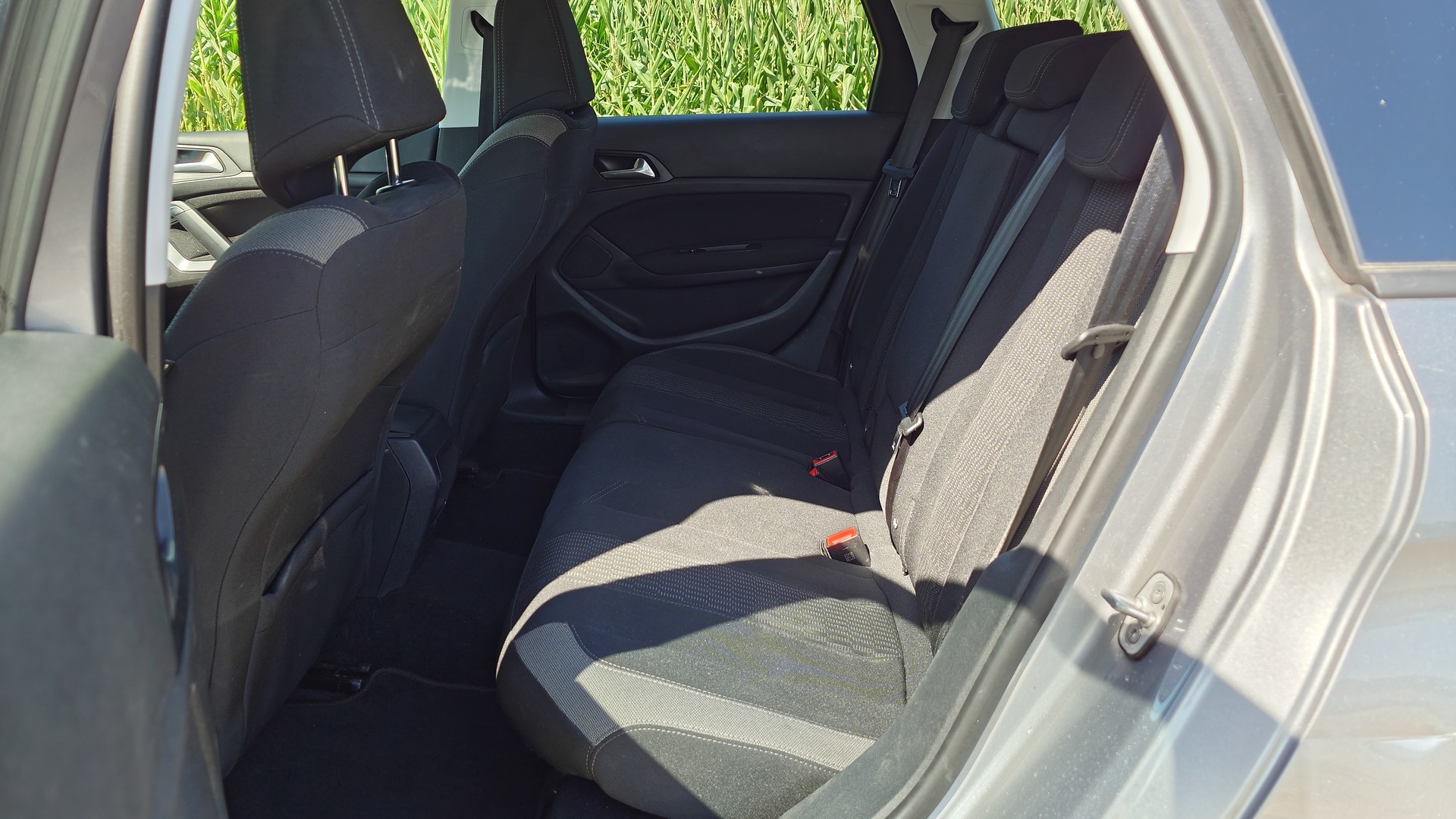 PEUGEOT 308 SW 1.2 THP Allure-image-13