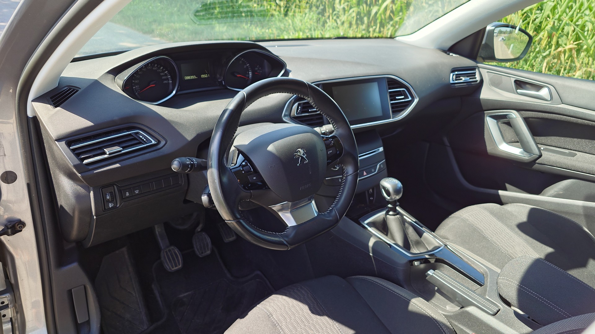 PEUGEOT 308 SW 1.2 THP Allure-image-9