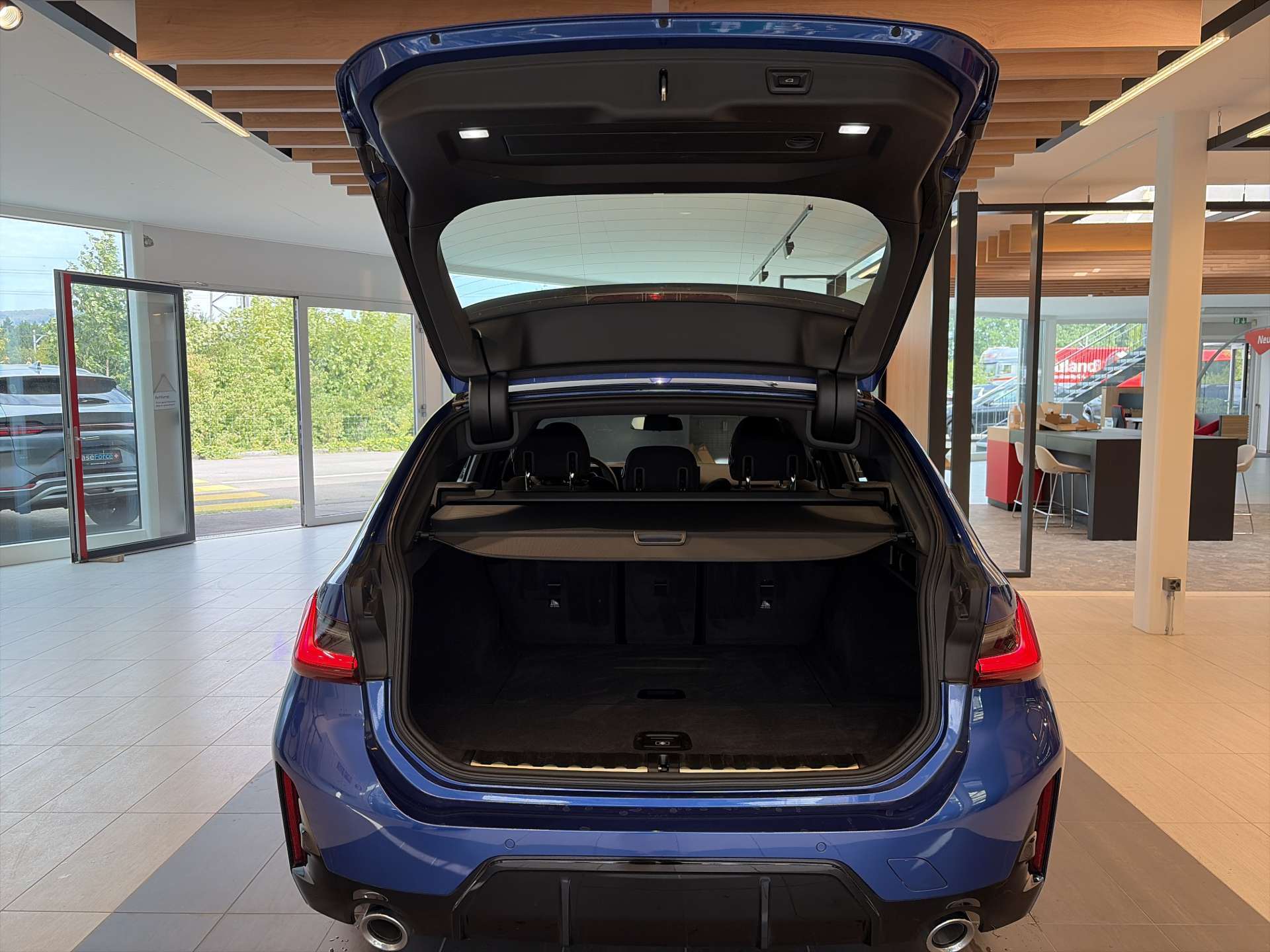 BMW 330i Touring xDrive M-Sport 245PS Steptronic Automat-image-7