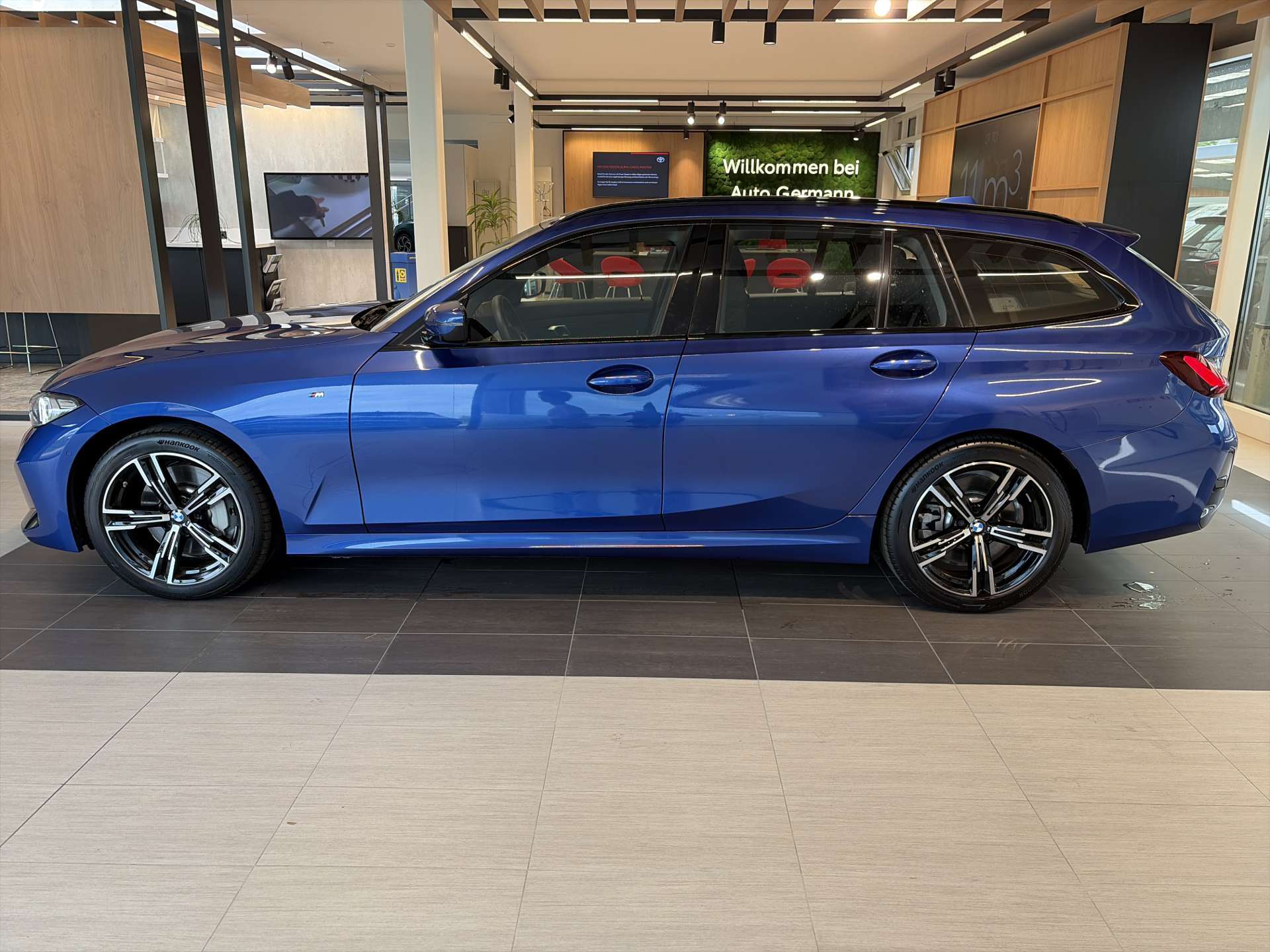 BMW 330i Touring xDrive M-Sport 245PS Steptronic Automat-image-11