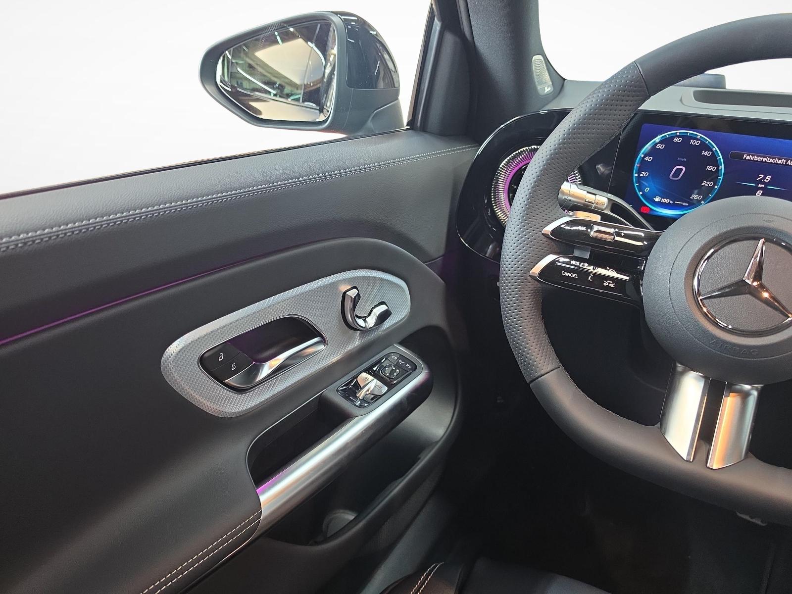 MERCEDES-BENZ GLB 220 4MATIC AMG Line-image-5