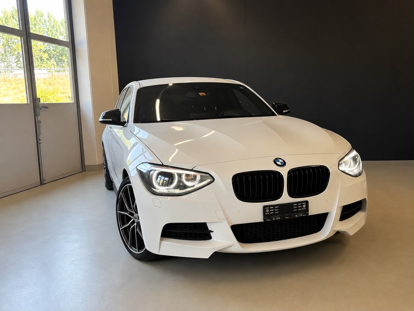 BMW M135i xDrive Steptronic-image-3