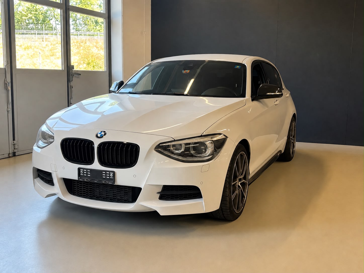 BMW M135i xDrive Steptronic-image-1