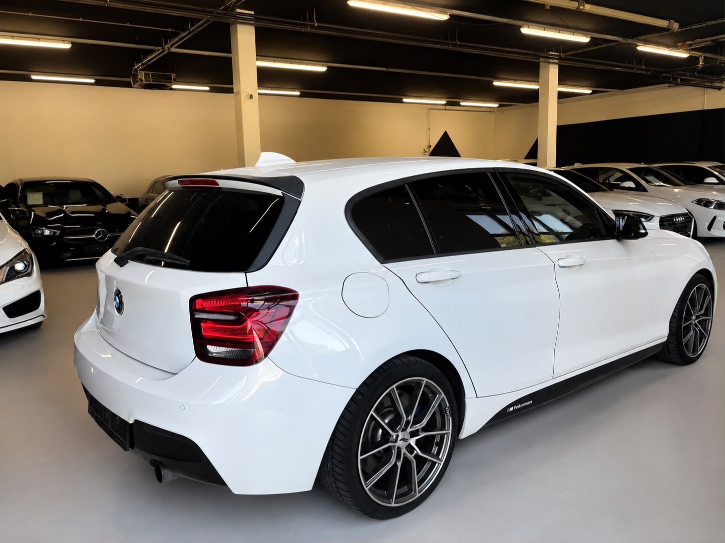 BMW M135i xDrive Steptronic-image-8