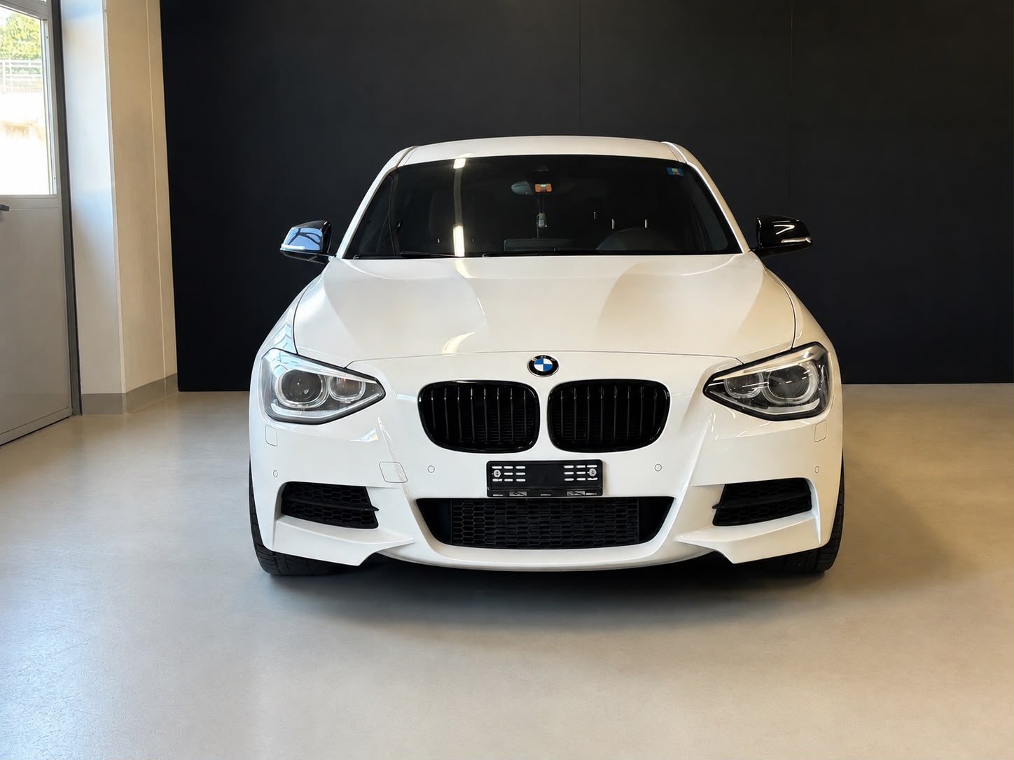 BMW M135i xDrive Steptronic-image-2