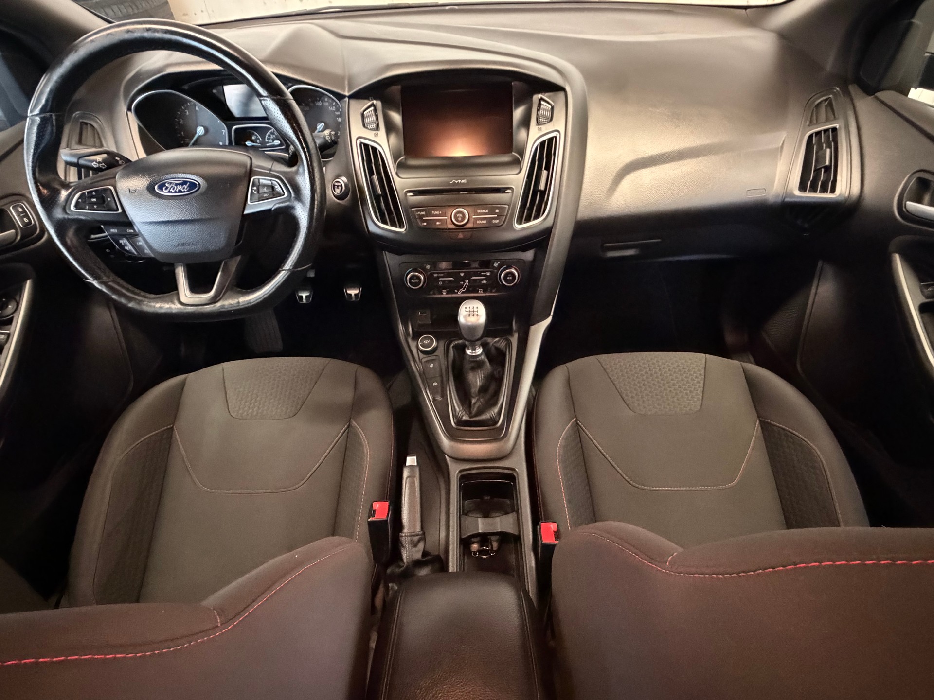 FORD Focus 1.0 SCTi ST Line-image-8
