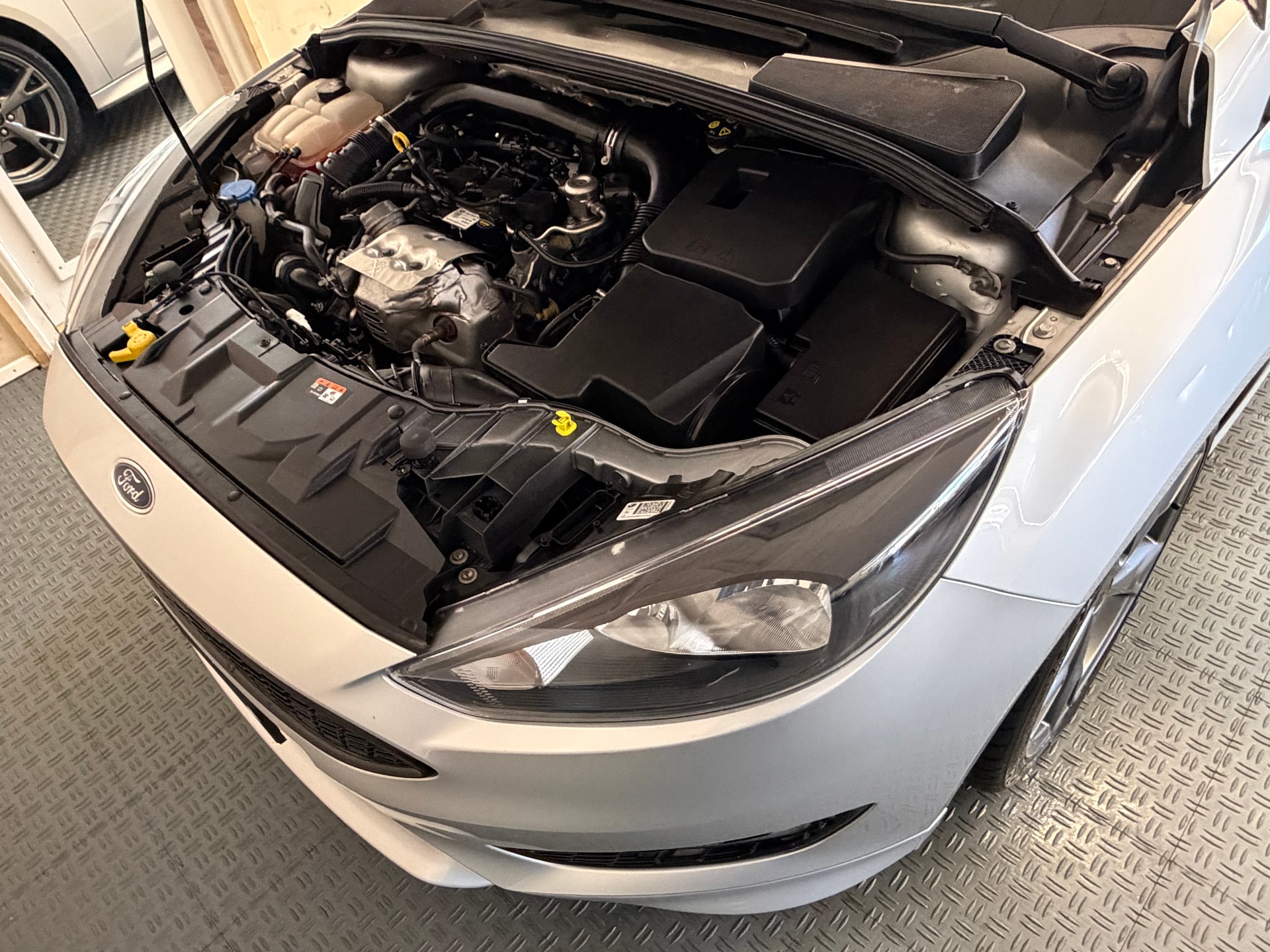 FORD Focus 1.0 SCTi ST Line-image-15