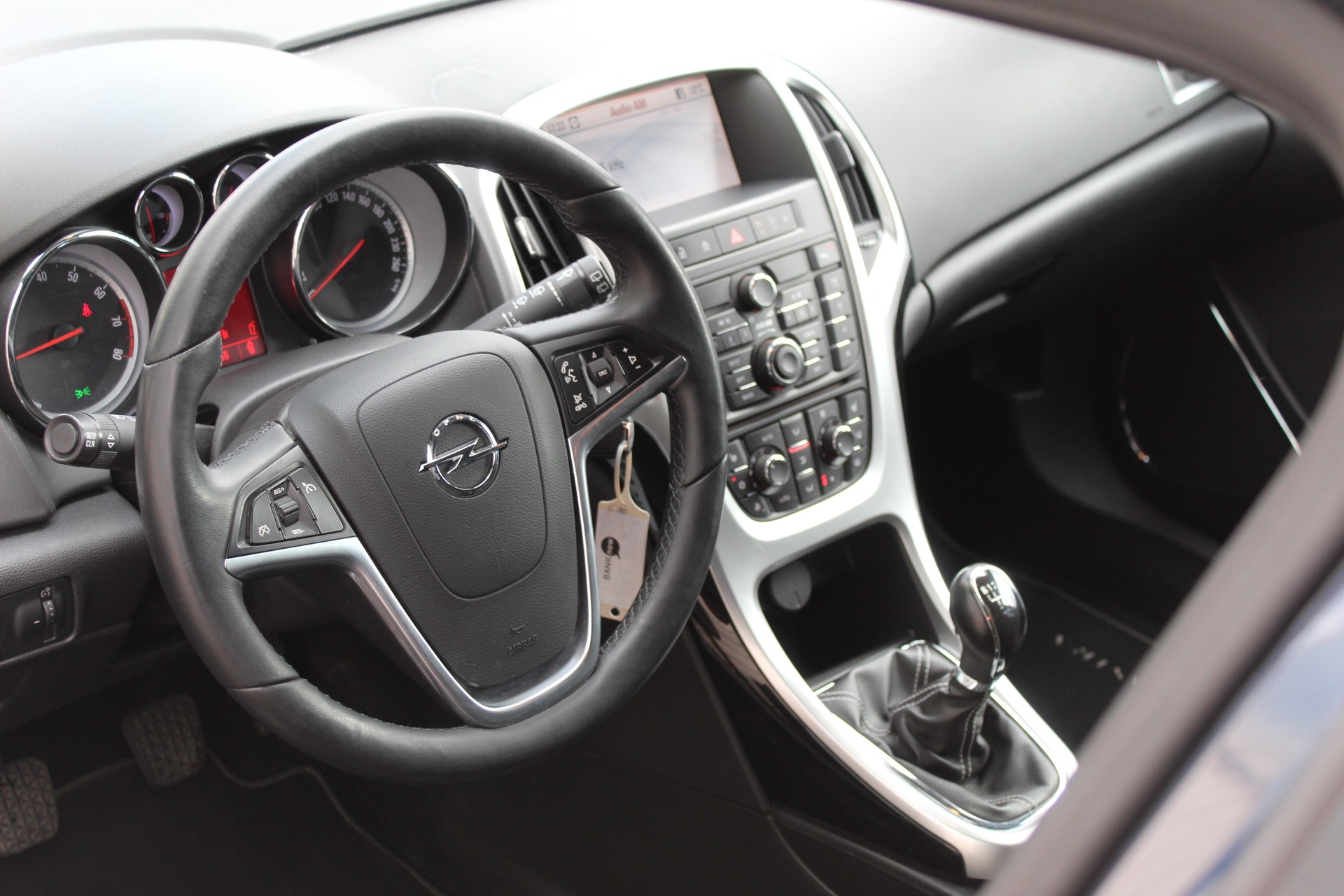 OPEL Astra SportsTourer 1.6i 16V Turbo Cosmo-image-11
