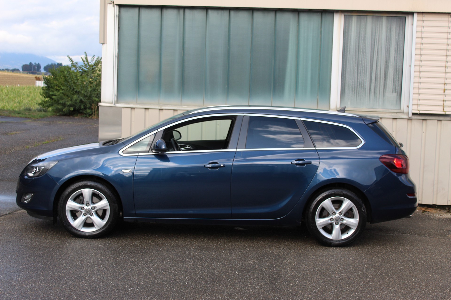 OPEL Astra SportsTourer 1.6i 16V Turbo Cosmo-image-6