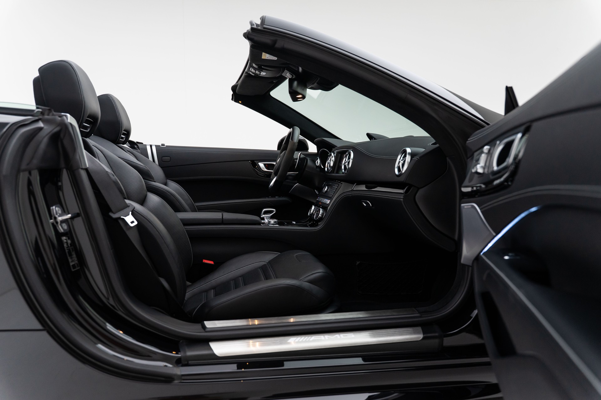MERCEDES-BENZ SL 63 AMG Speedshift-image-24