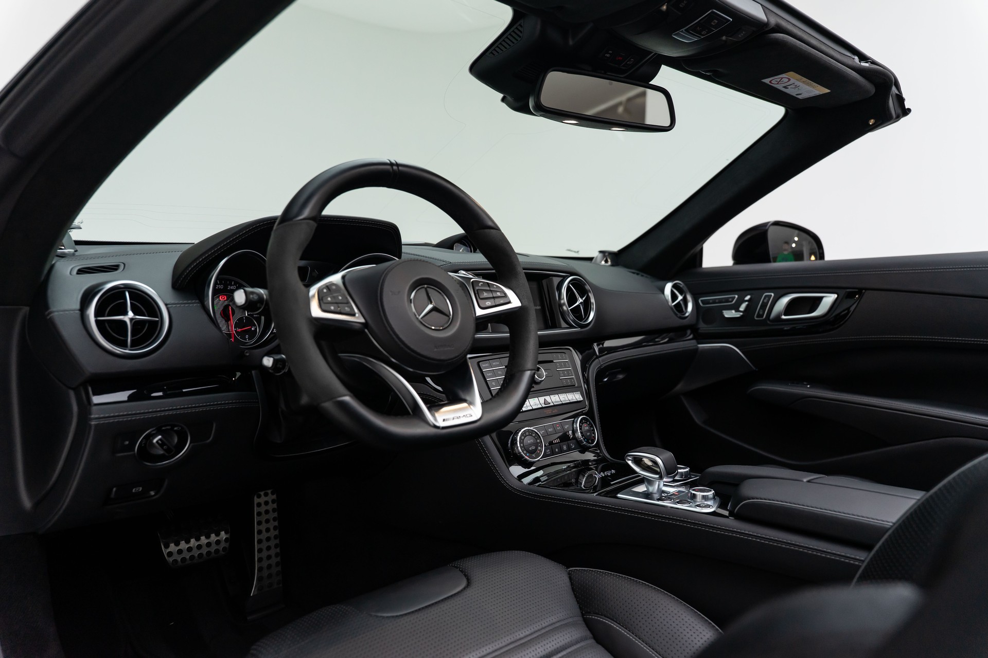 MERCEDES-BENZ SL 63 AMG Speedshift-image-18