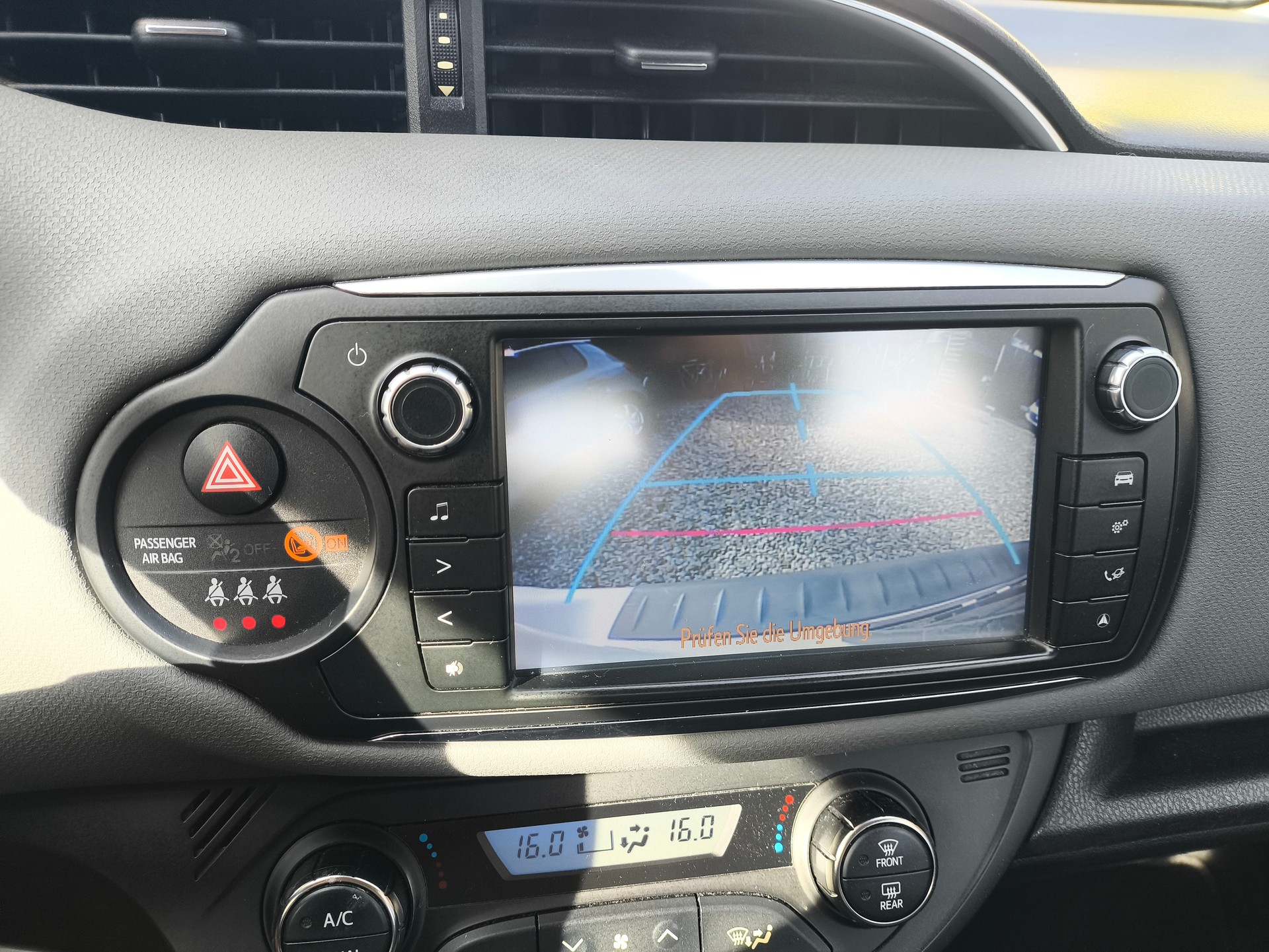 TOYOTA Yaris 1.5 VVT-i Hybrid Luna e-CVT-image-5