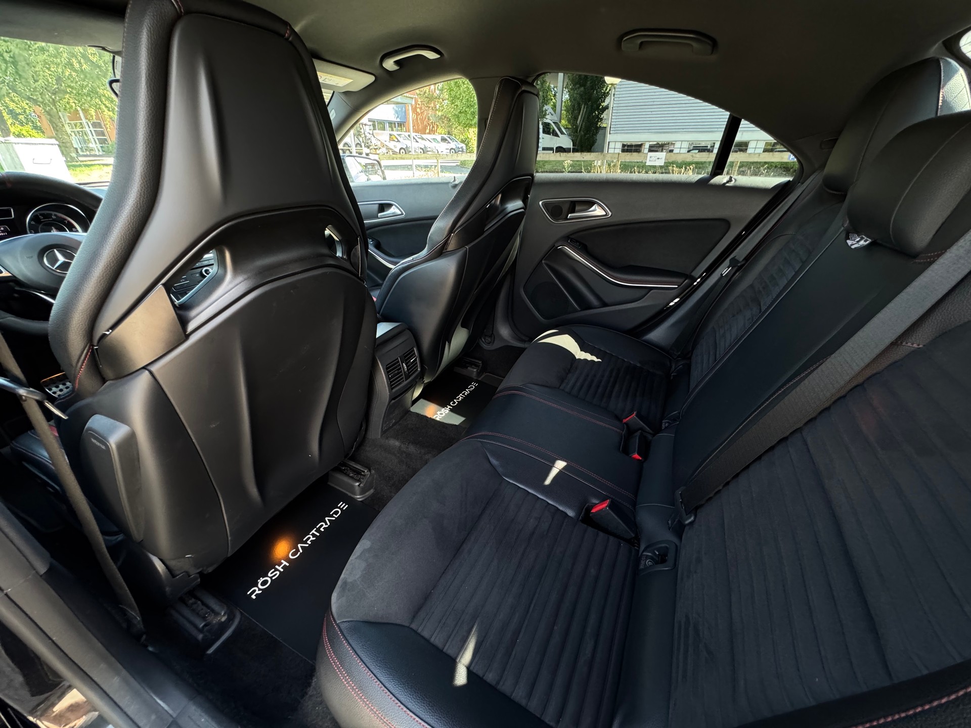 MERCEDES-BENZ CLA 45 AMG 4Matic Speedshift-image-9